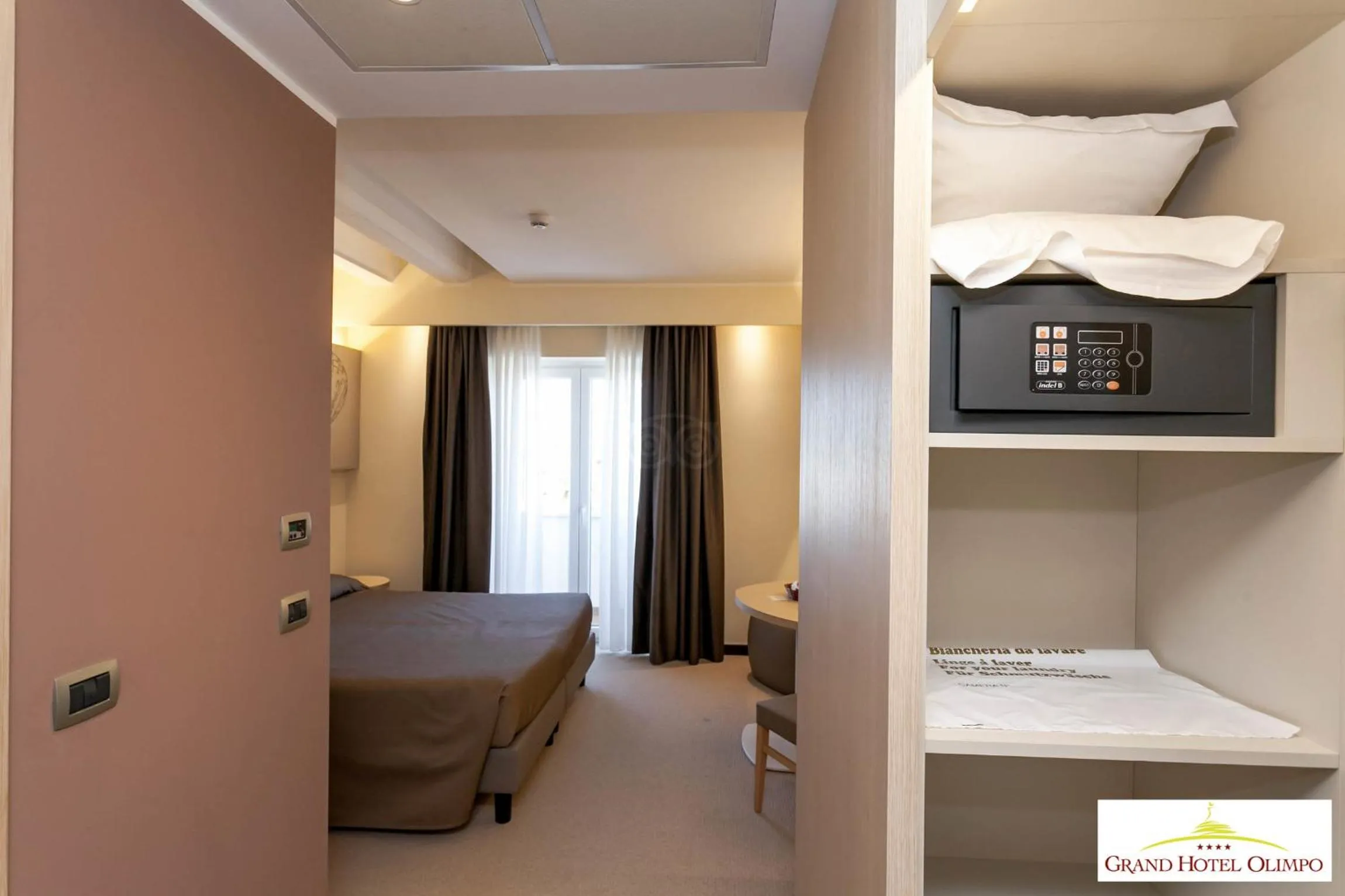 Photo of the whole room, Bed in Grand Hotel Olimpo