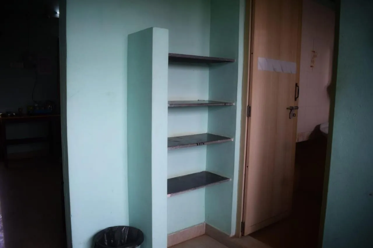 wardrobe in Nature Inn Cottages