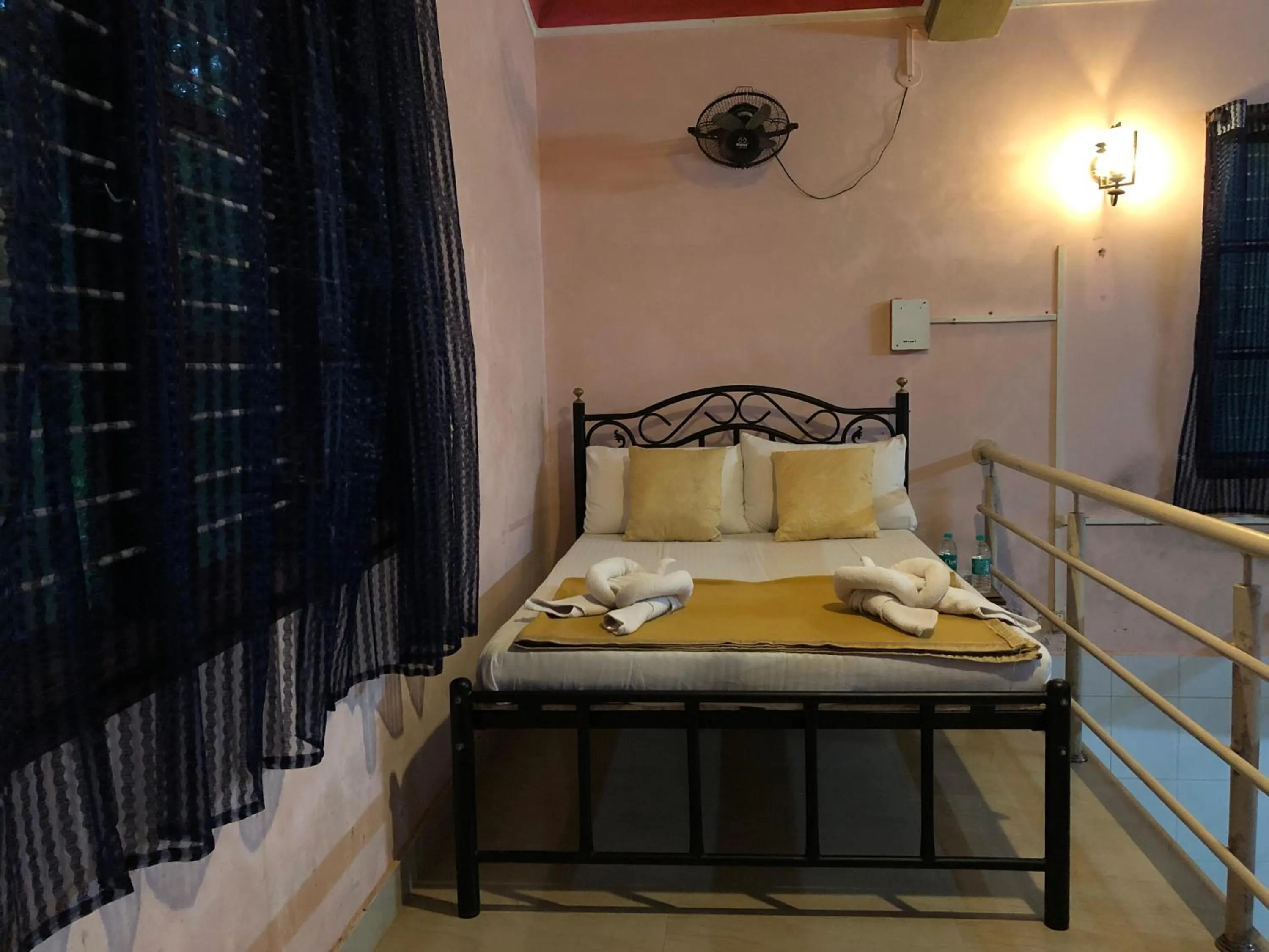 Bed in Nature Inn Cottages