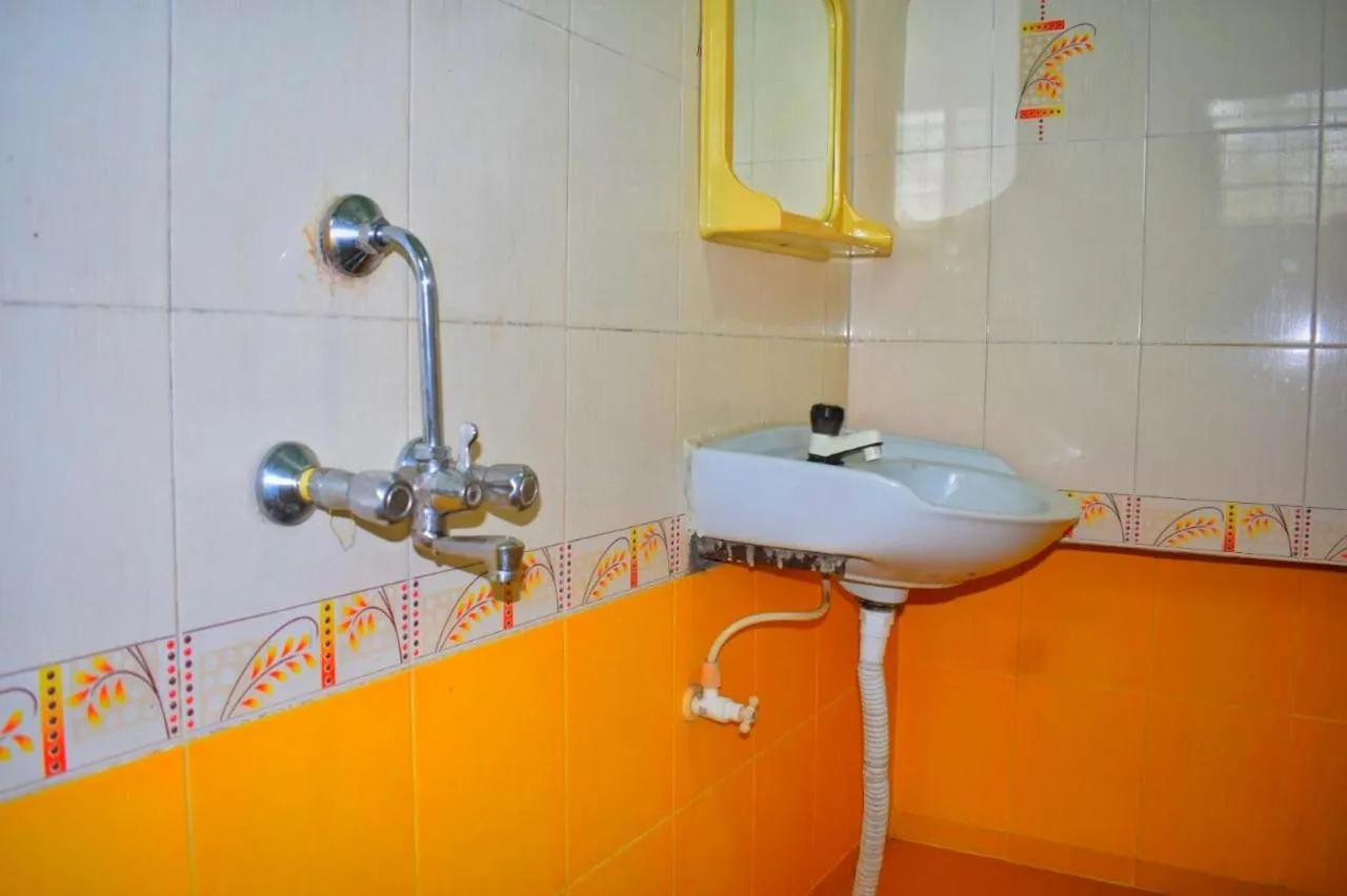 Shower in Nature Inn Cottages