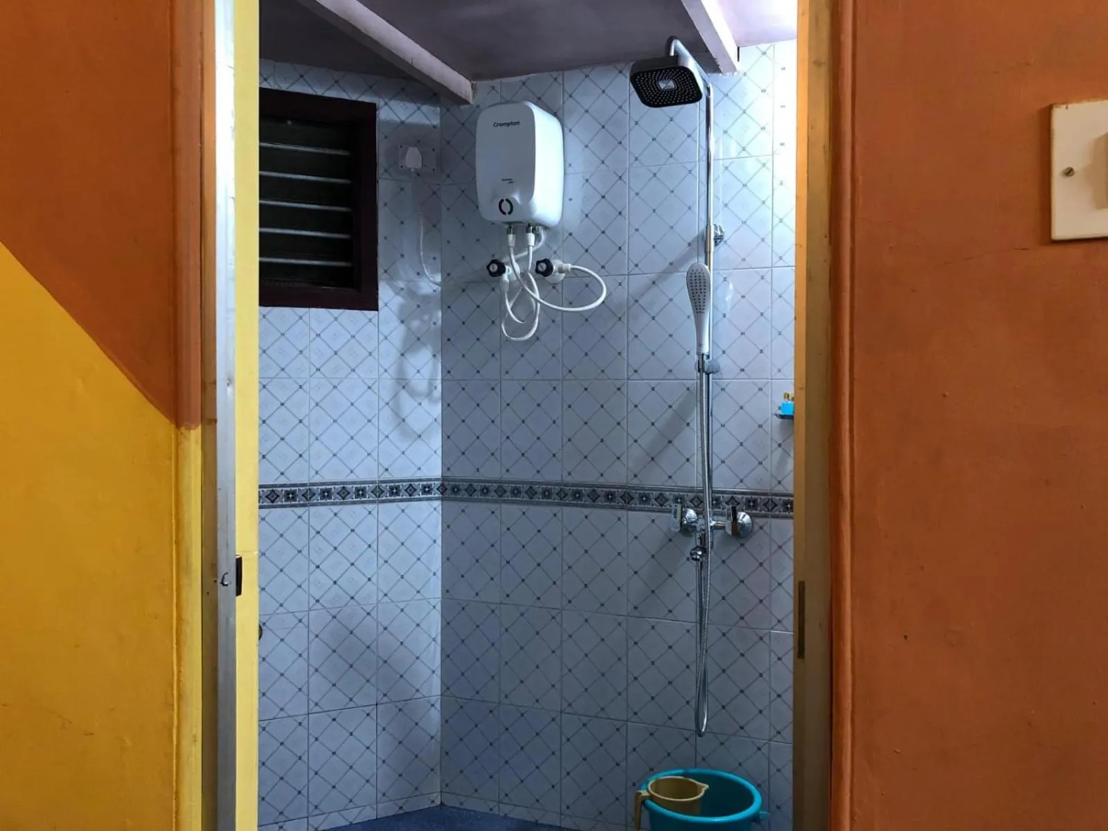 Shower in Nature Inn Cottages