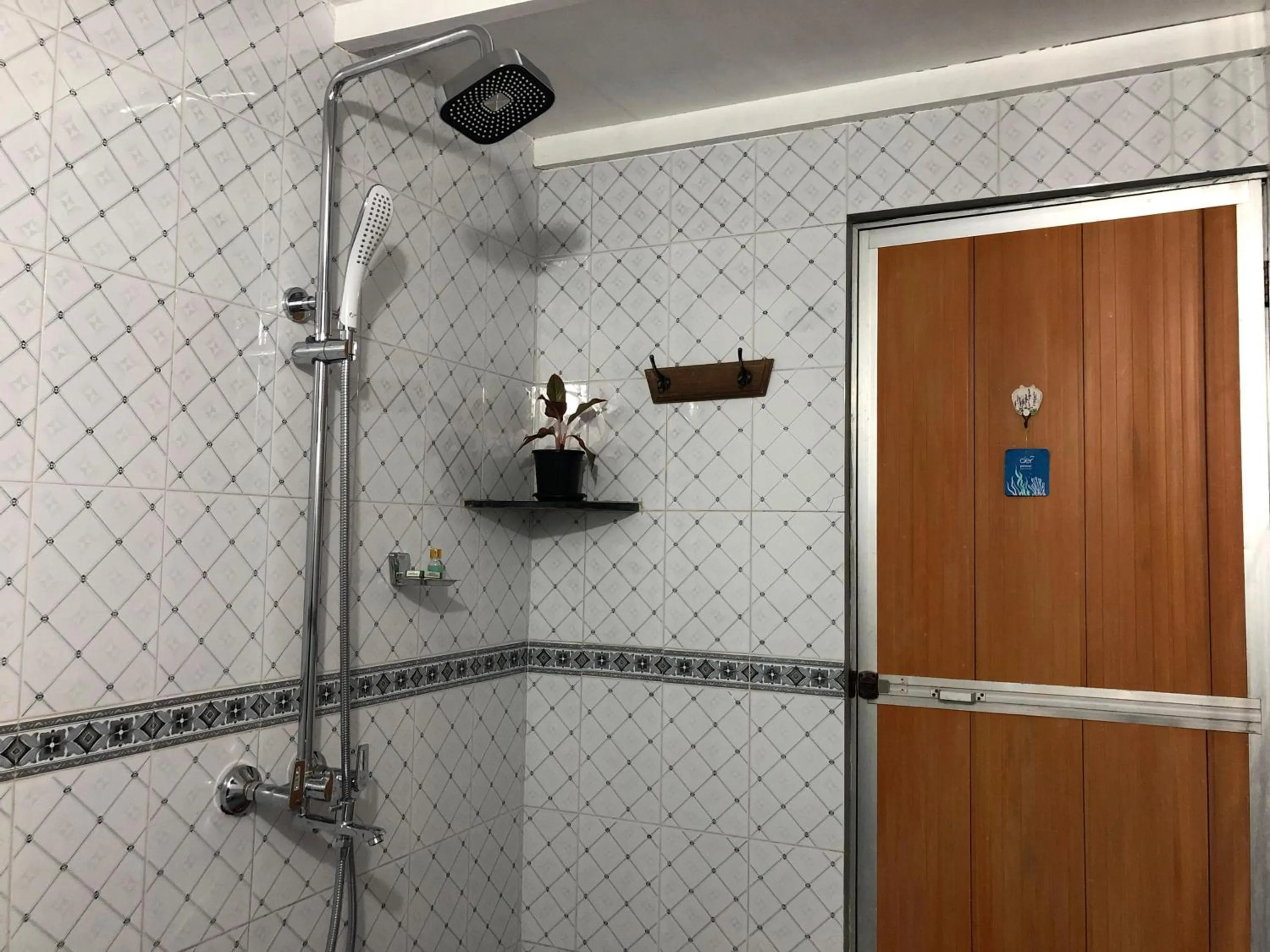 Shower in Nature Inn Cottages