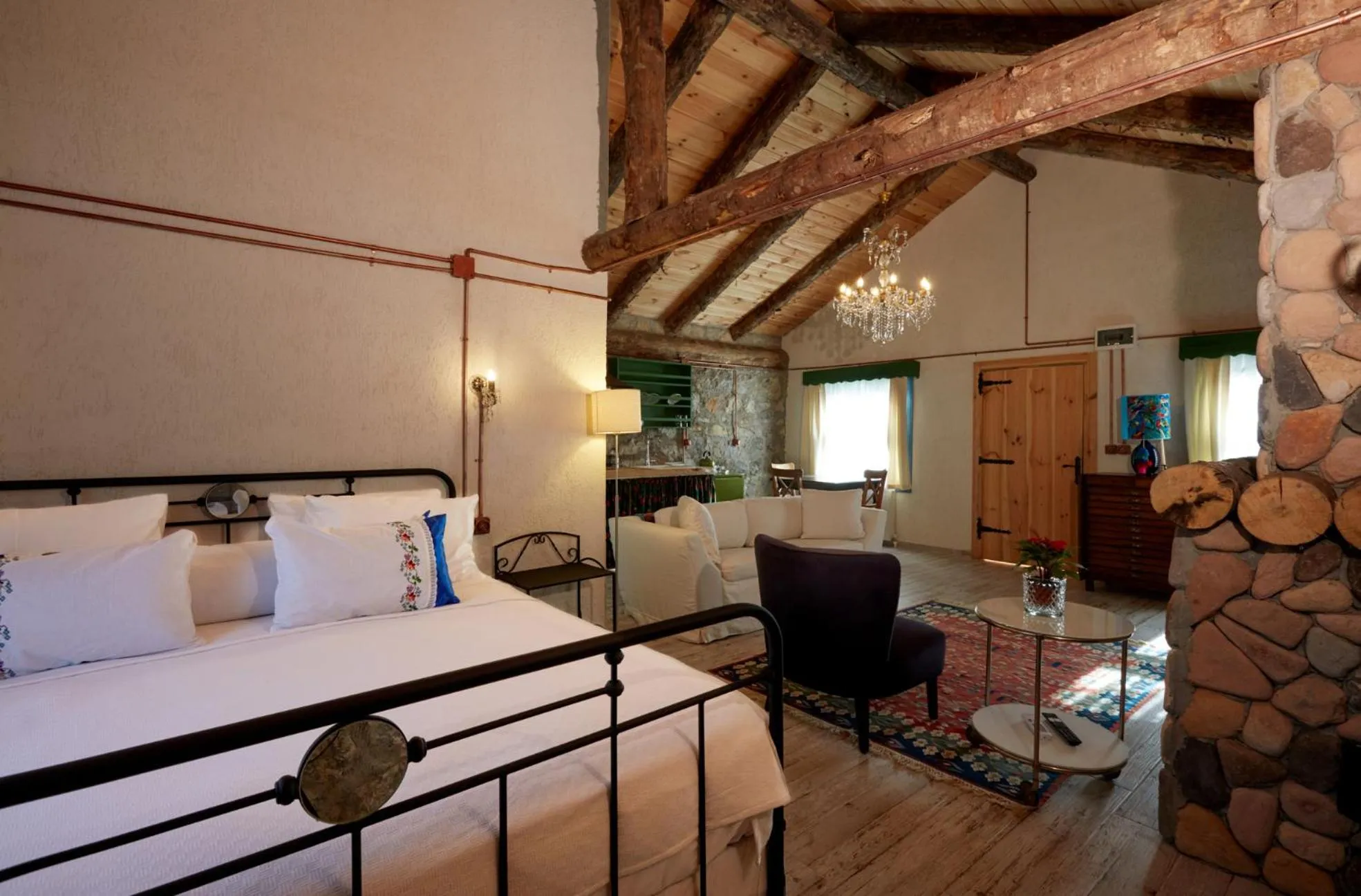 Bed in Dachas Cove Hotel