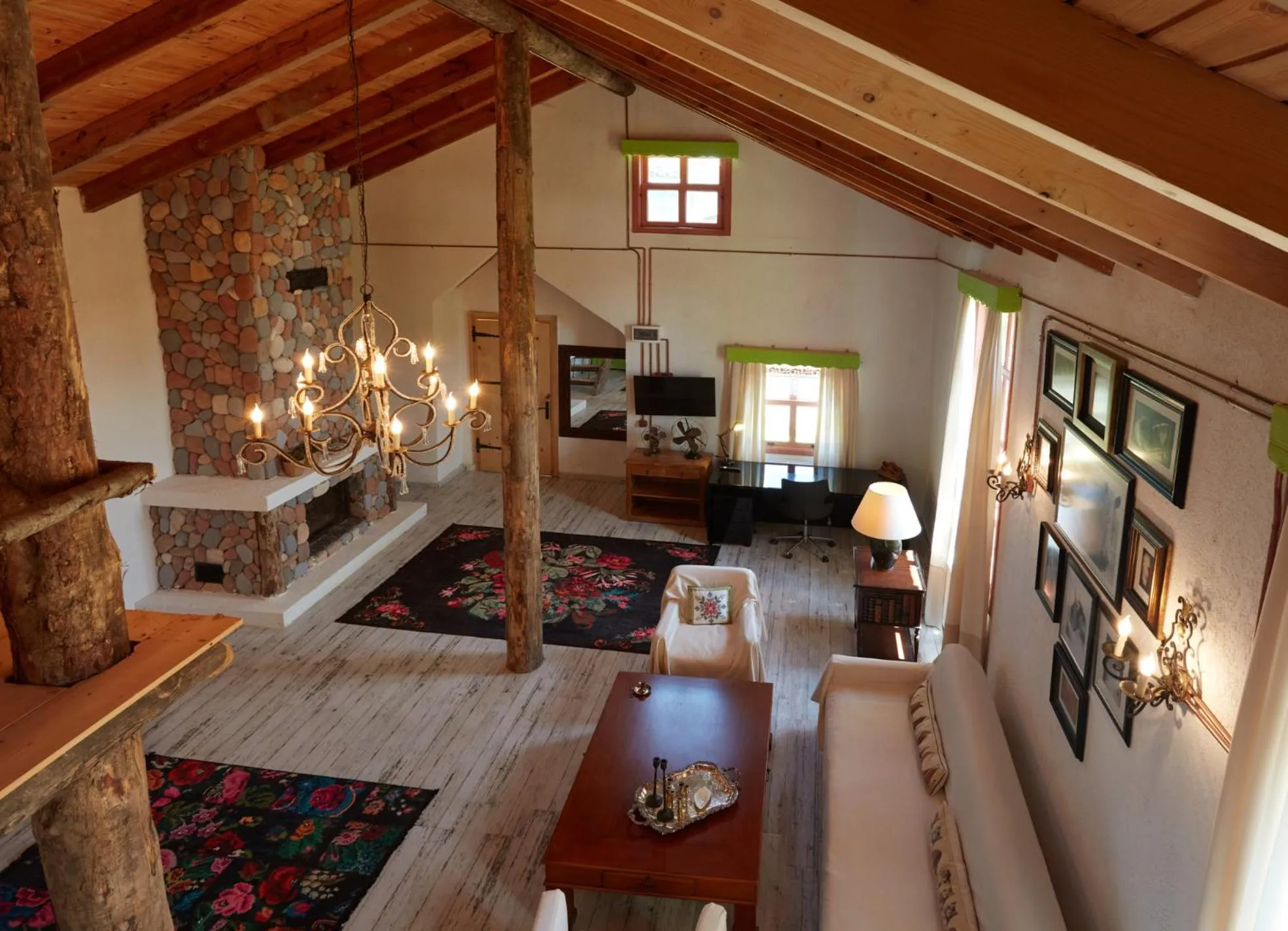 Photo of the whole room in Dachas Cove Hotel