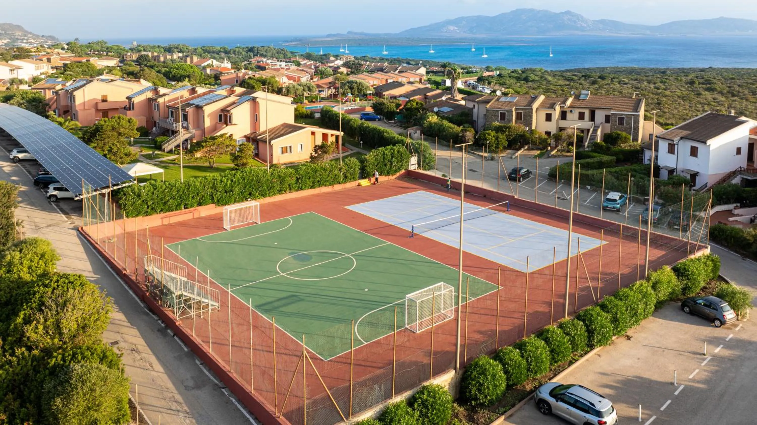 Tennis court in Cala Rosa Club Hotel