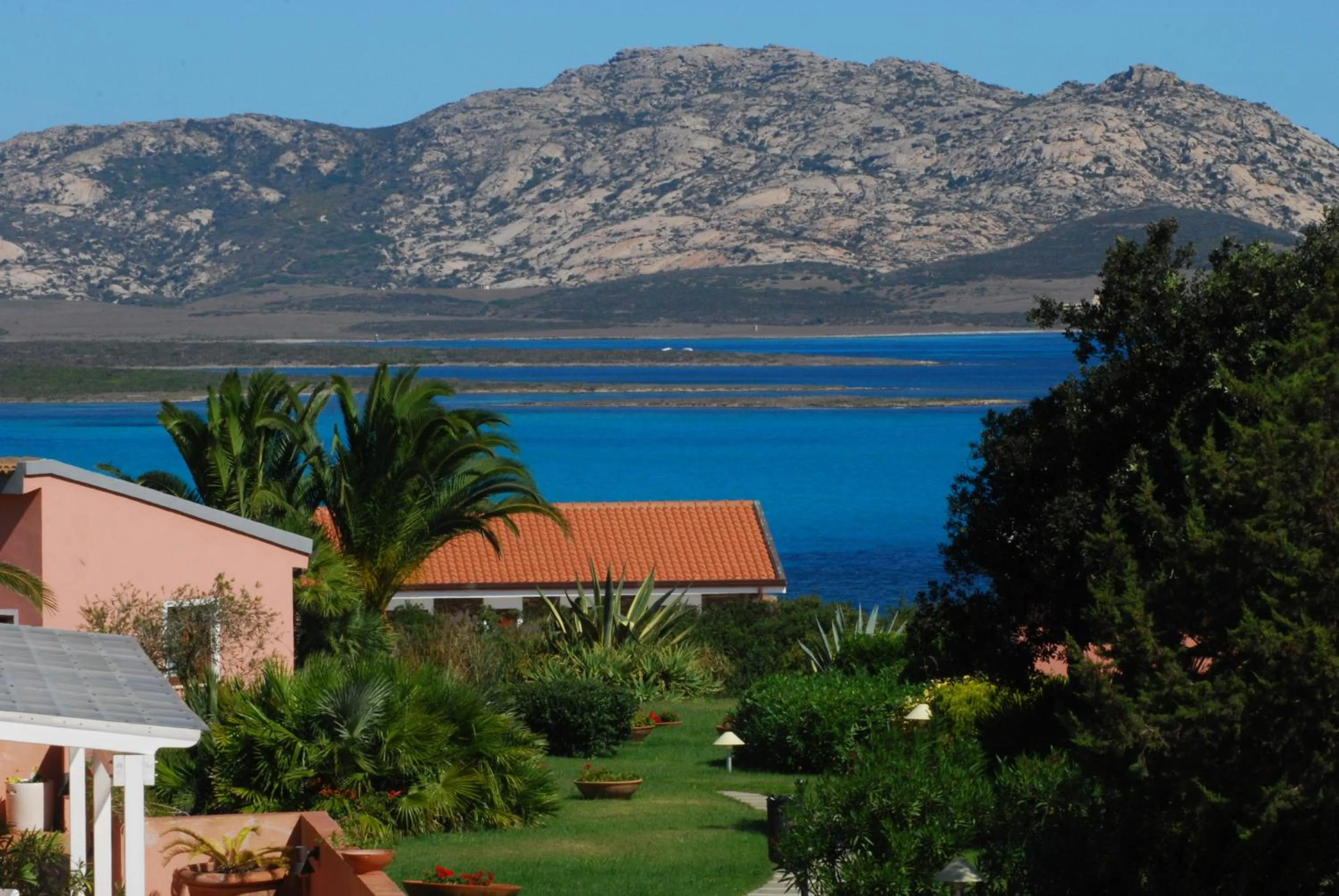 Garden in Cala Rosa Club Hotel