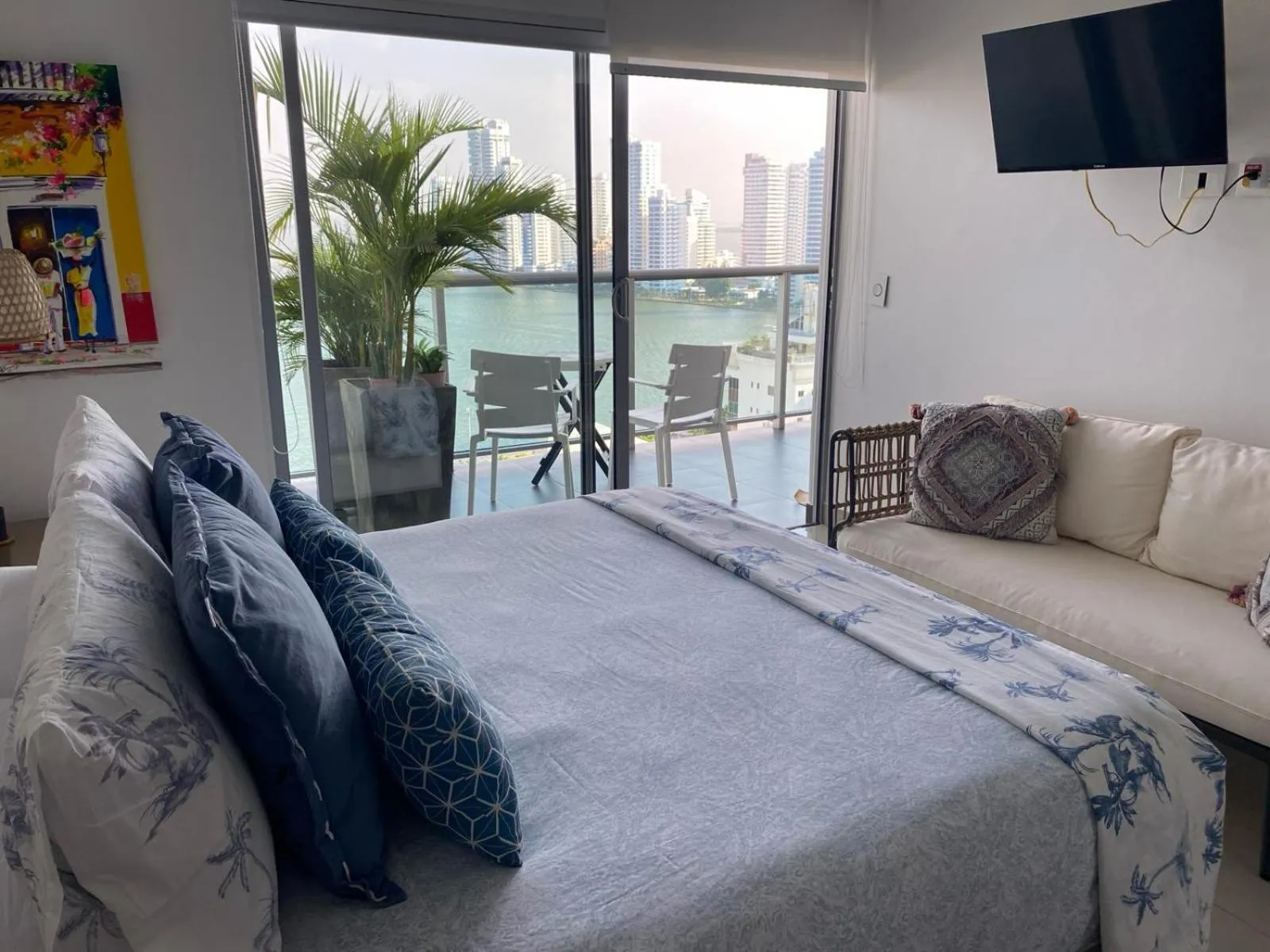Bed in Lujoso Apartamento en Bocagrande