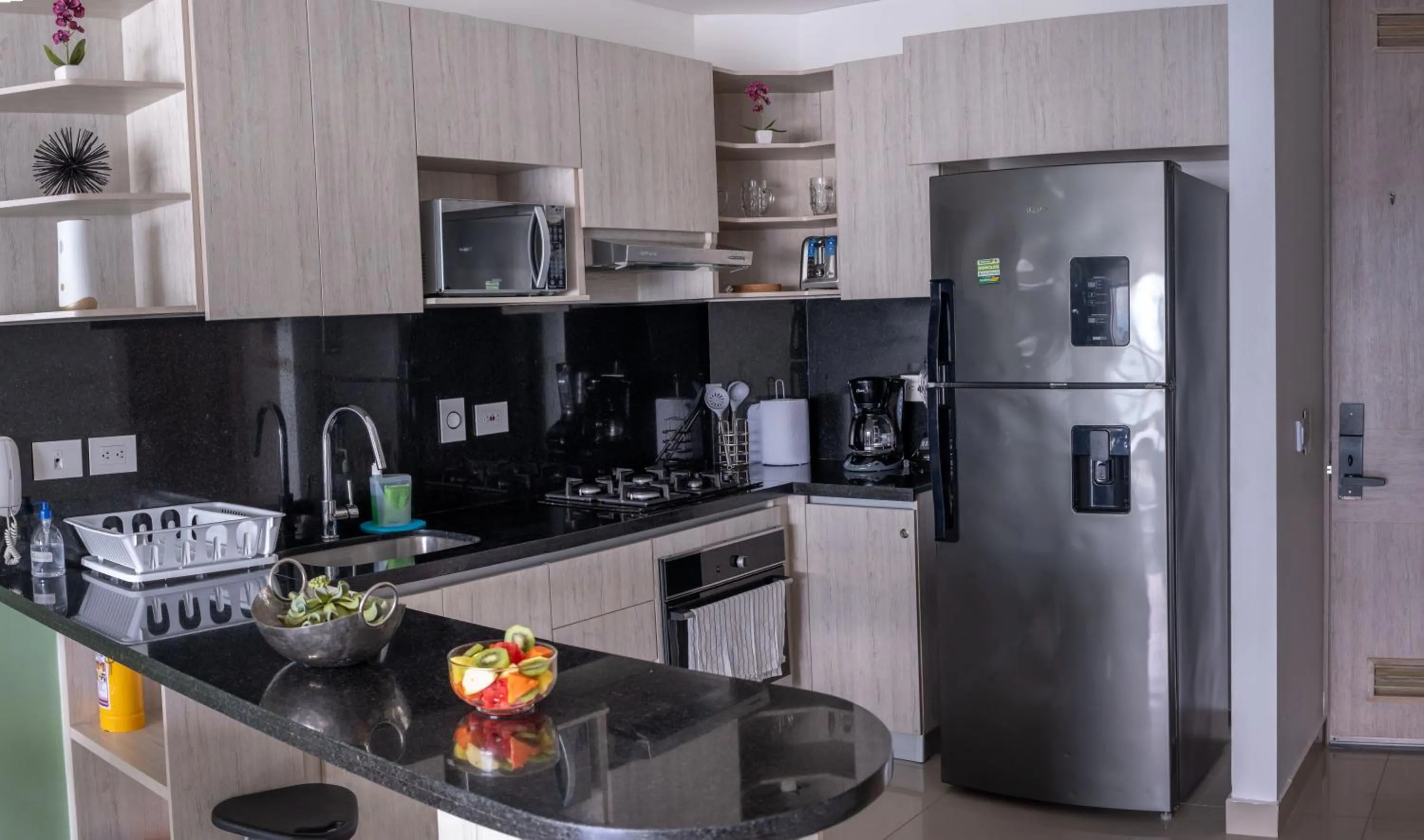 Kitchen or kitchenette in Lujoso Apartamento en Bocagrande