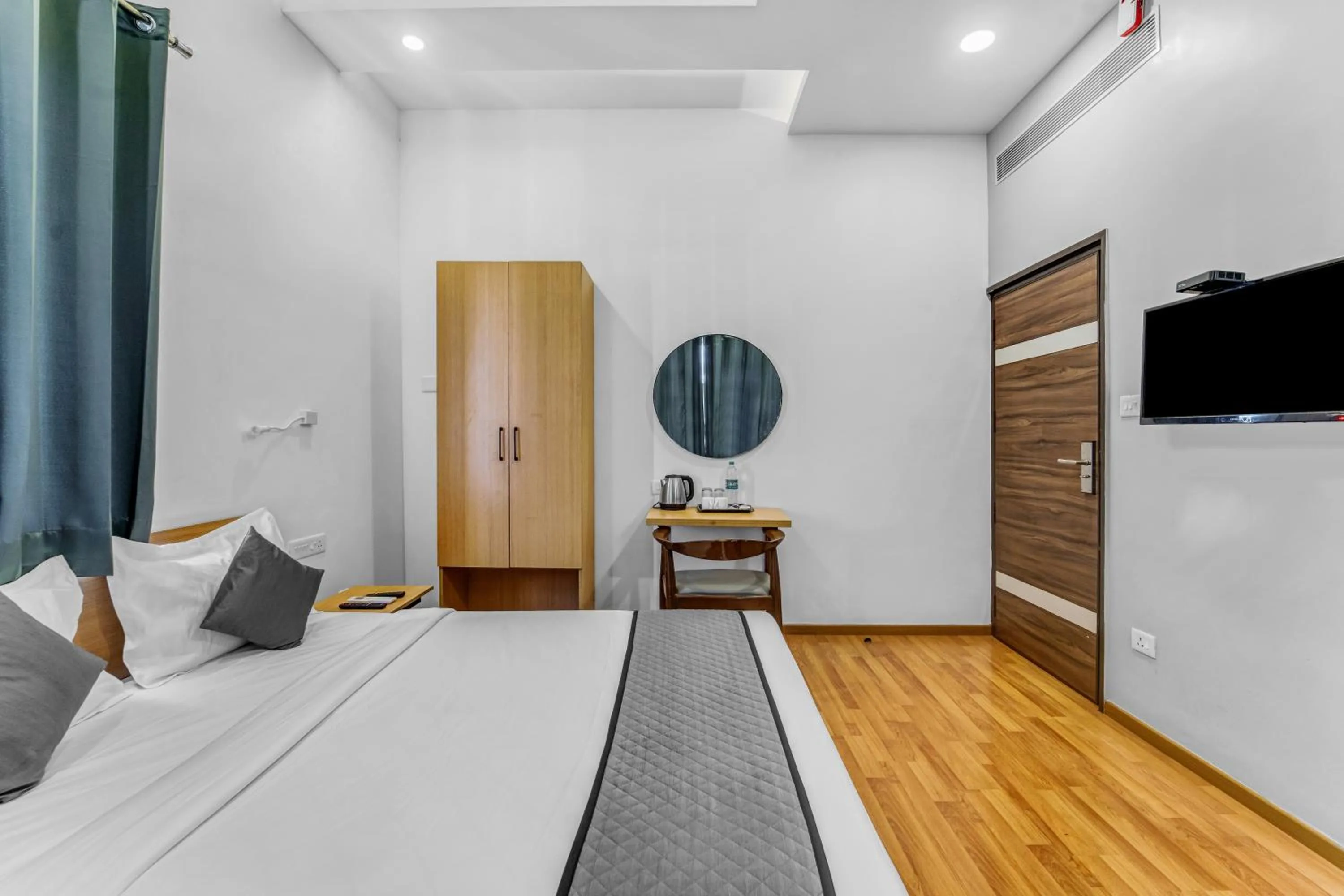 heating, Bed in UPAR Hotels - T Nagar