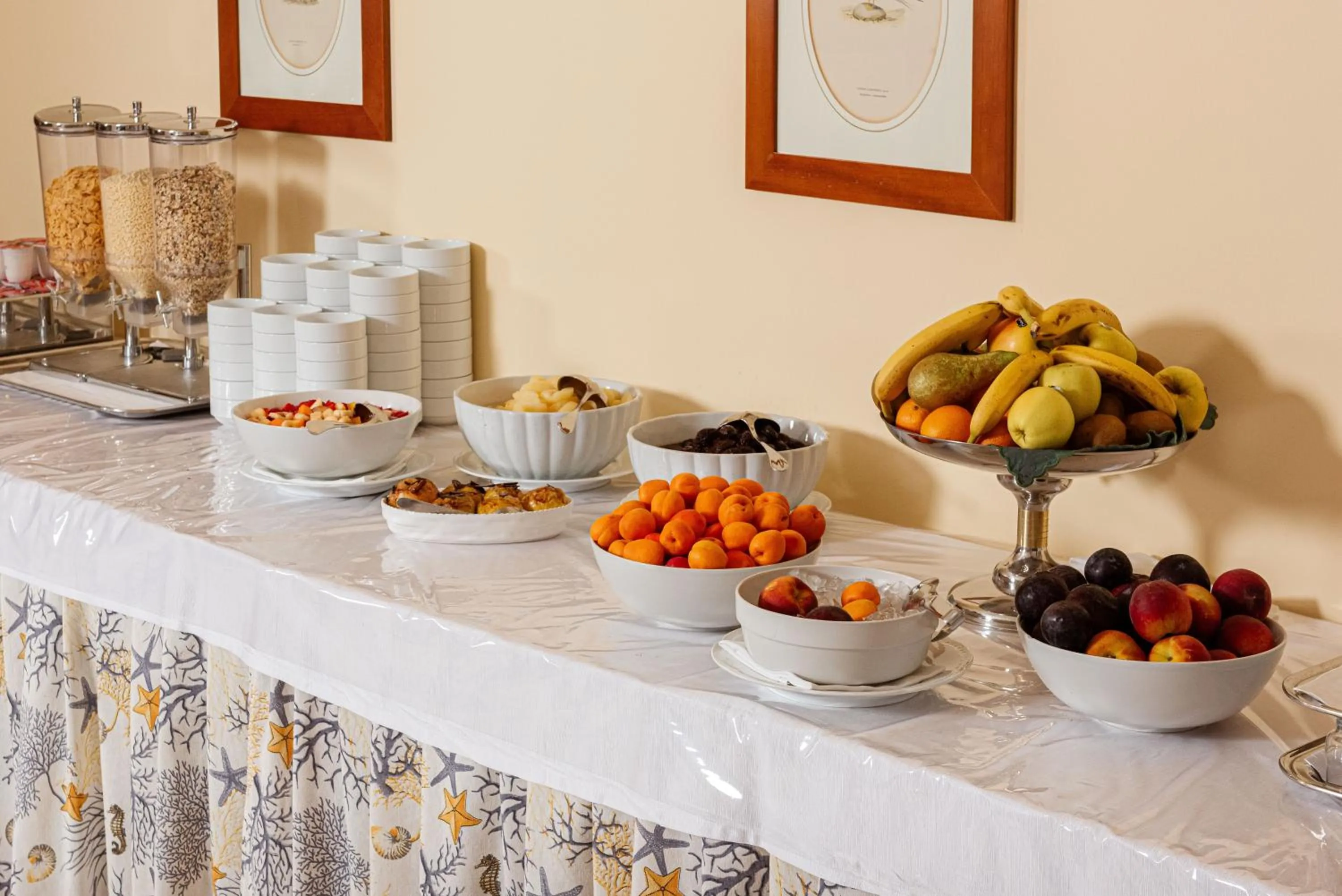 Restaurant/places to eat in Hotel Degli Aranci