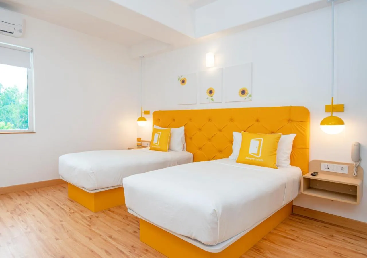 Bedroom, Bed in Bloom Hotel - Brookefield