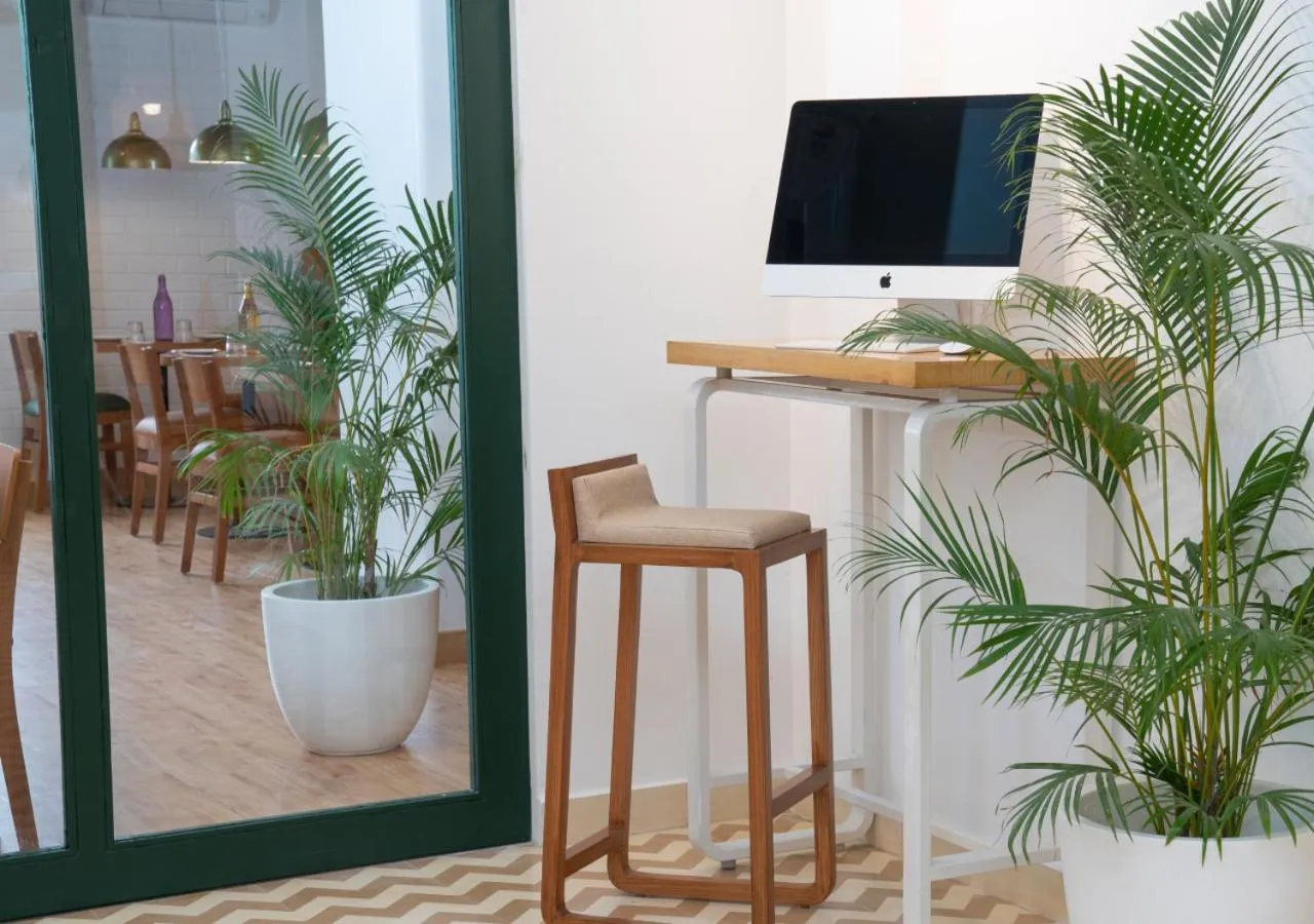 Entertainment in Bloom Hotel - Brookefield