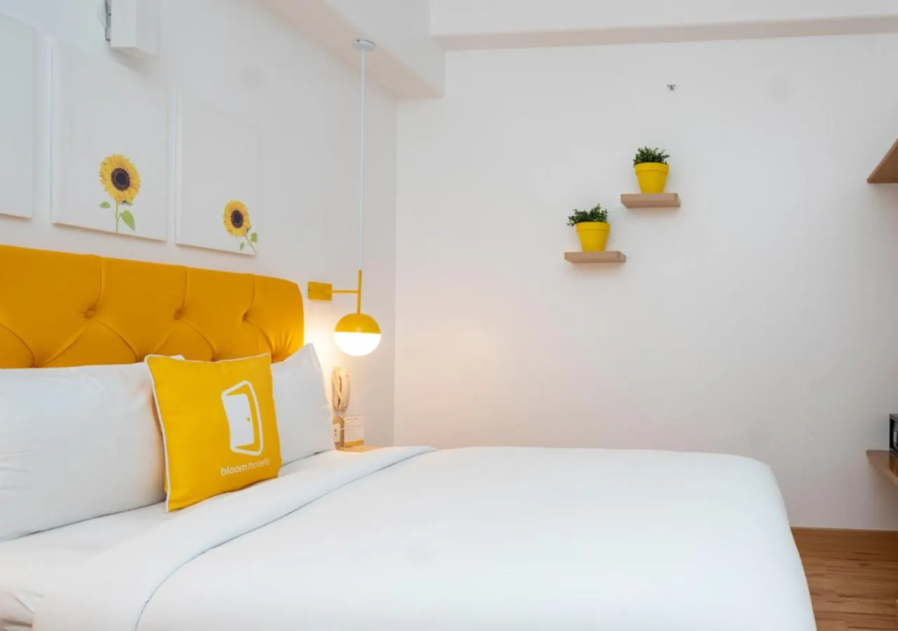 Bedroom, Bed in Bloom Hotel - Brookefield