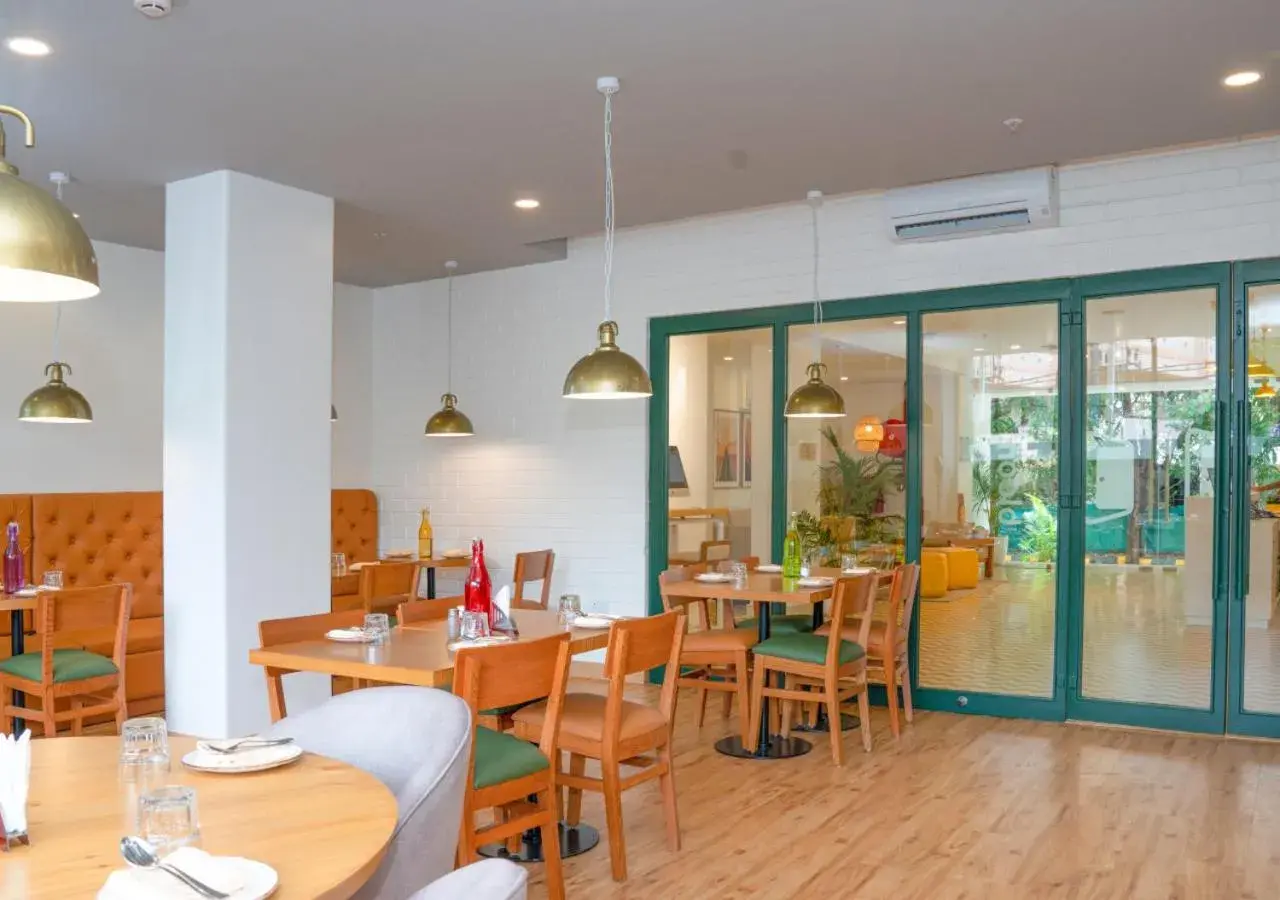 Restaurant/places to eat in Bloom Hotel - Brookefield Restaurant/places to eat in Bloom Hotel - Brookefield