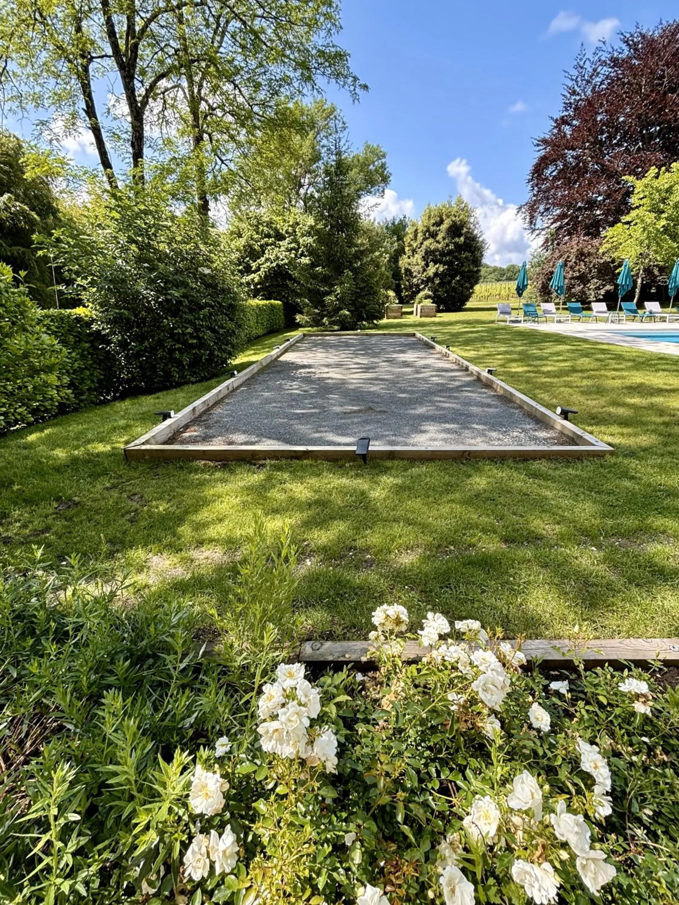 La Maison L'Eperon, stylish 5 star villa surrounded by vineyard near Saint Emilion