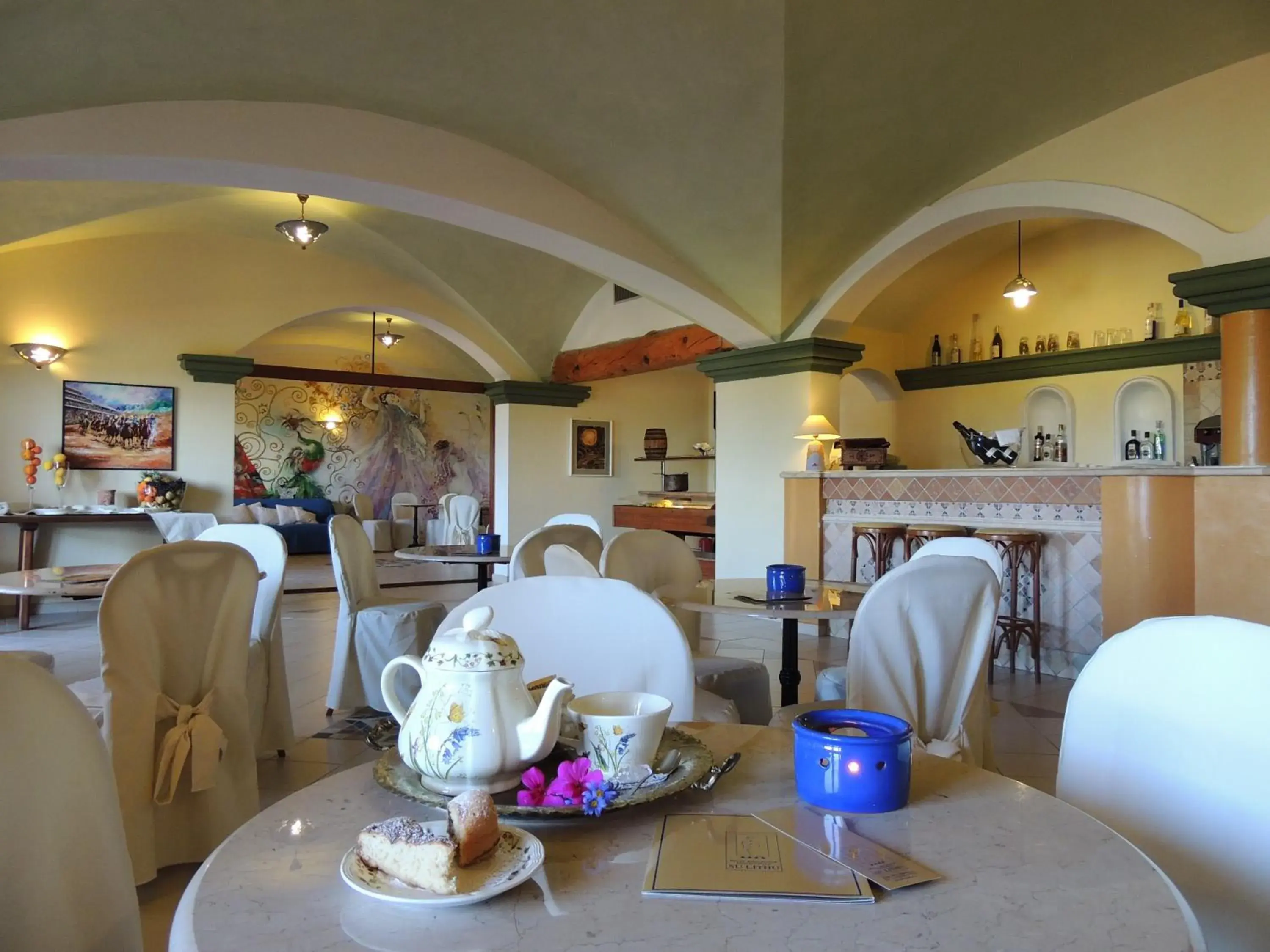 Lounge or bar in Hotel Su Lithu Lounge or bar in Hotel Su Lithu