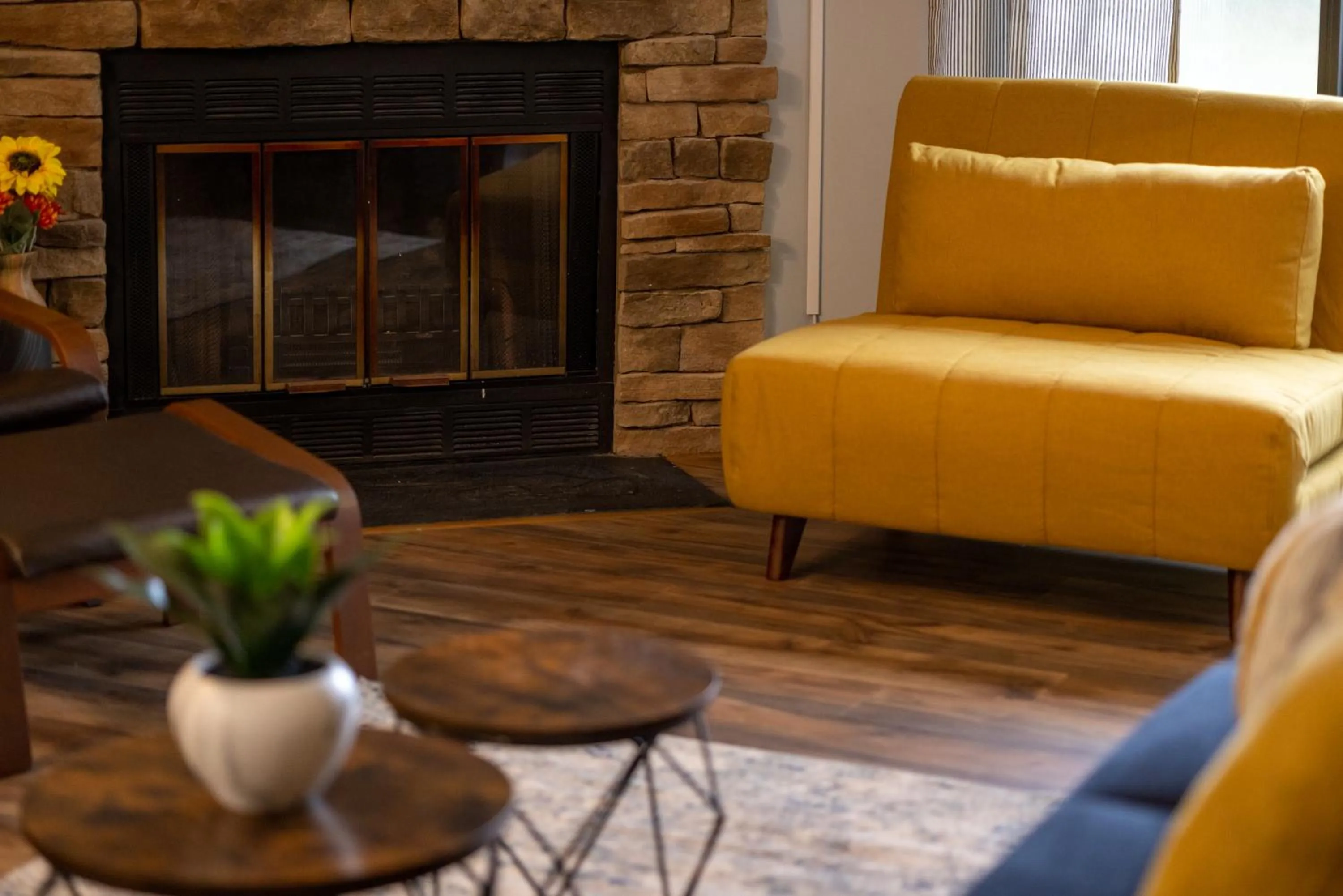 Living room in Snowshoe Ski-in & Ski-out at Silvercreek Resort - Family friendly, jacuzzi, hot tub, mountain views