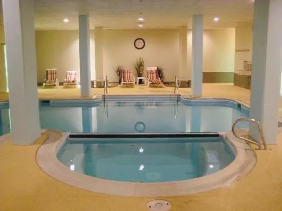 Swimming pool in Snowshoe Ski-in & Ski-out at Silvercreek Resort - Family friendly, jacuzzi, hot tub, mountain views