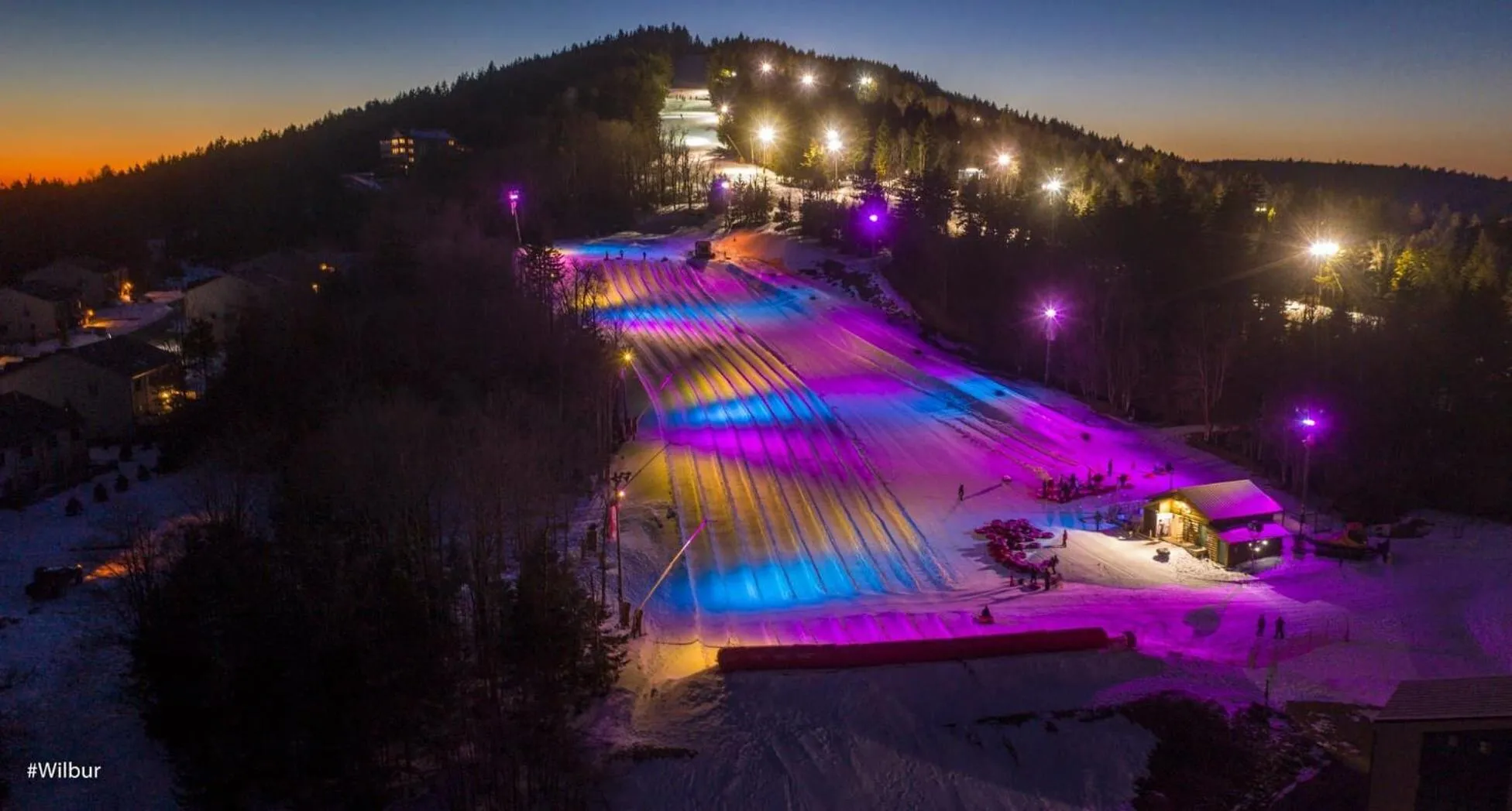 Skiing in Snowshoe Ski-in & Ski-out at Silvercreek Resort - Family friendly, jacuzzi, hot tub, mountain views