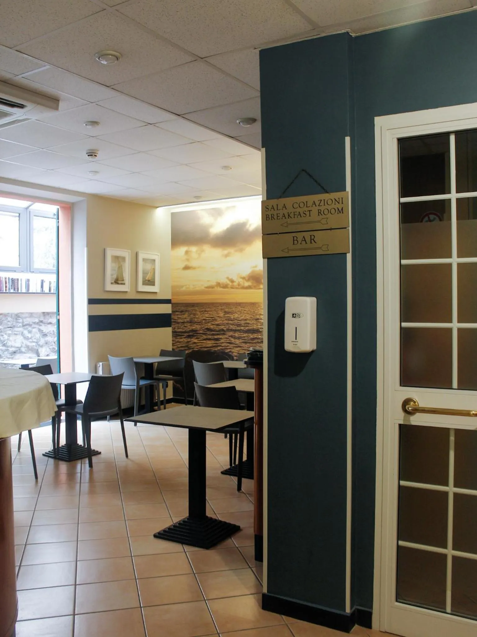 Breakfast in La Camogliese Hotel B&B