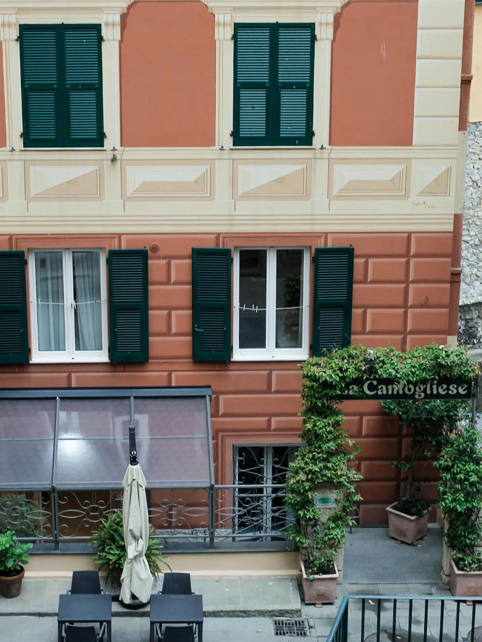 Property building in La Camogliese Hotel B&B