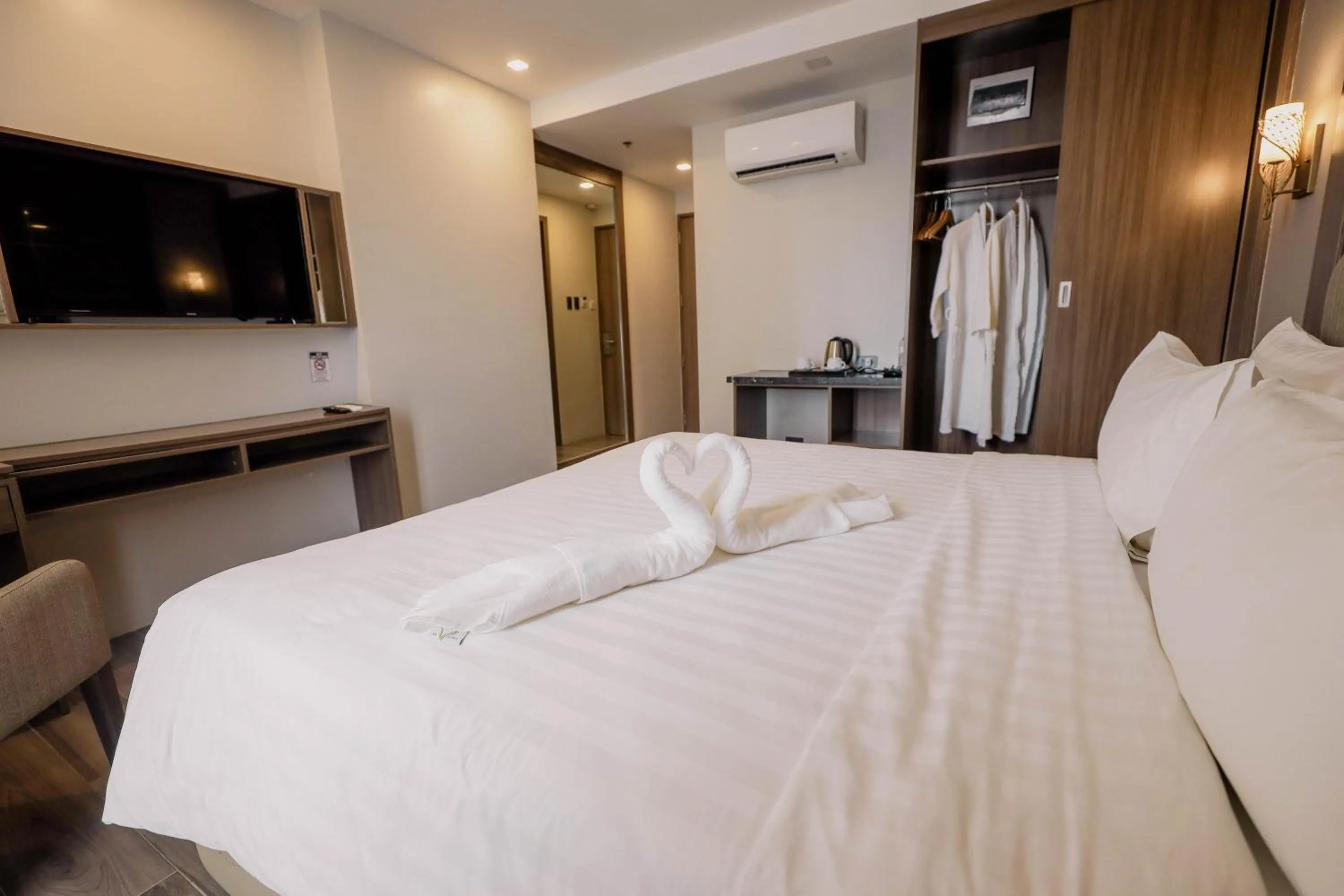 Bedroom, Bed in El Vistra Hotel Angeles