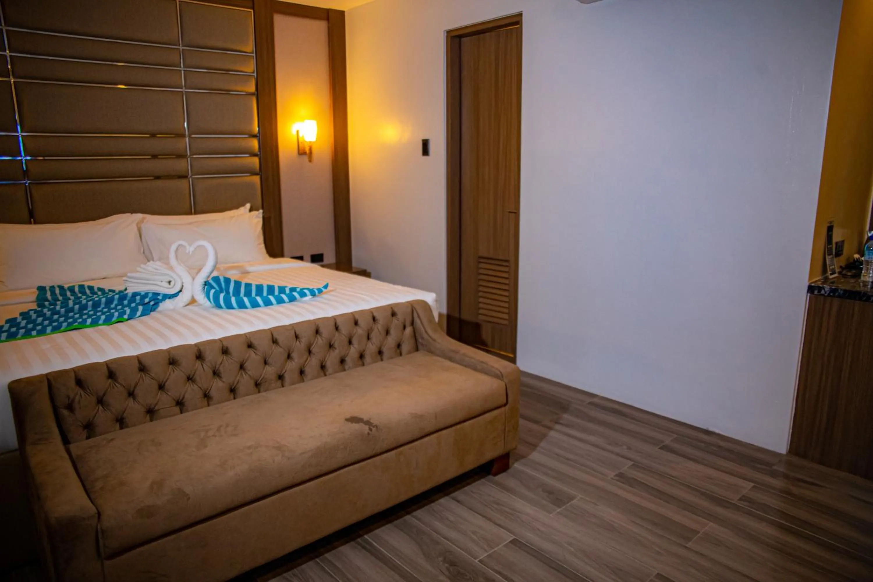 Bedroom, Bed in El Vistra Hotel Angeles