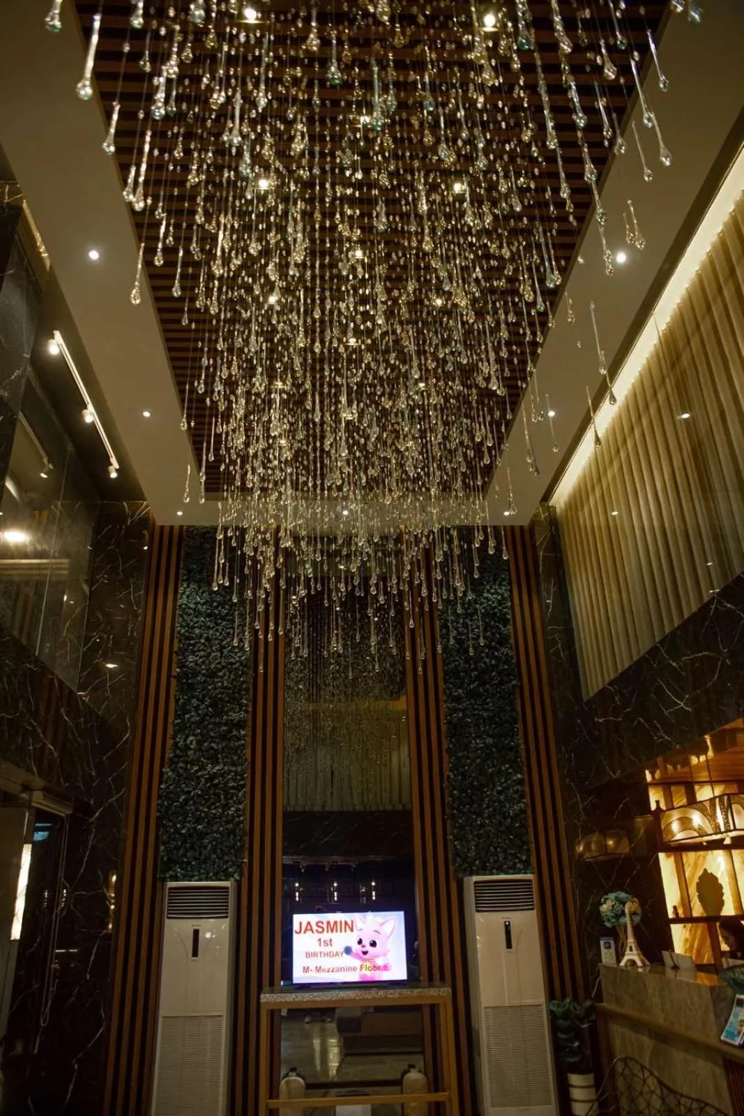 Lobby or reception in El Vistra Hotel Angeles