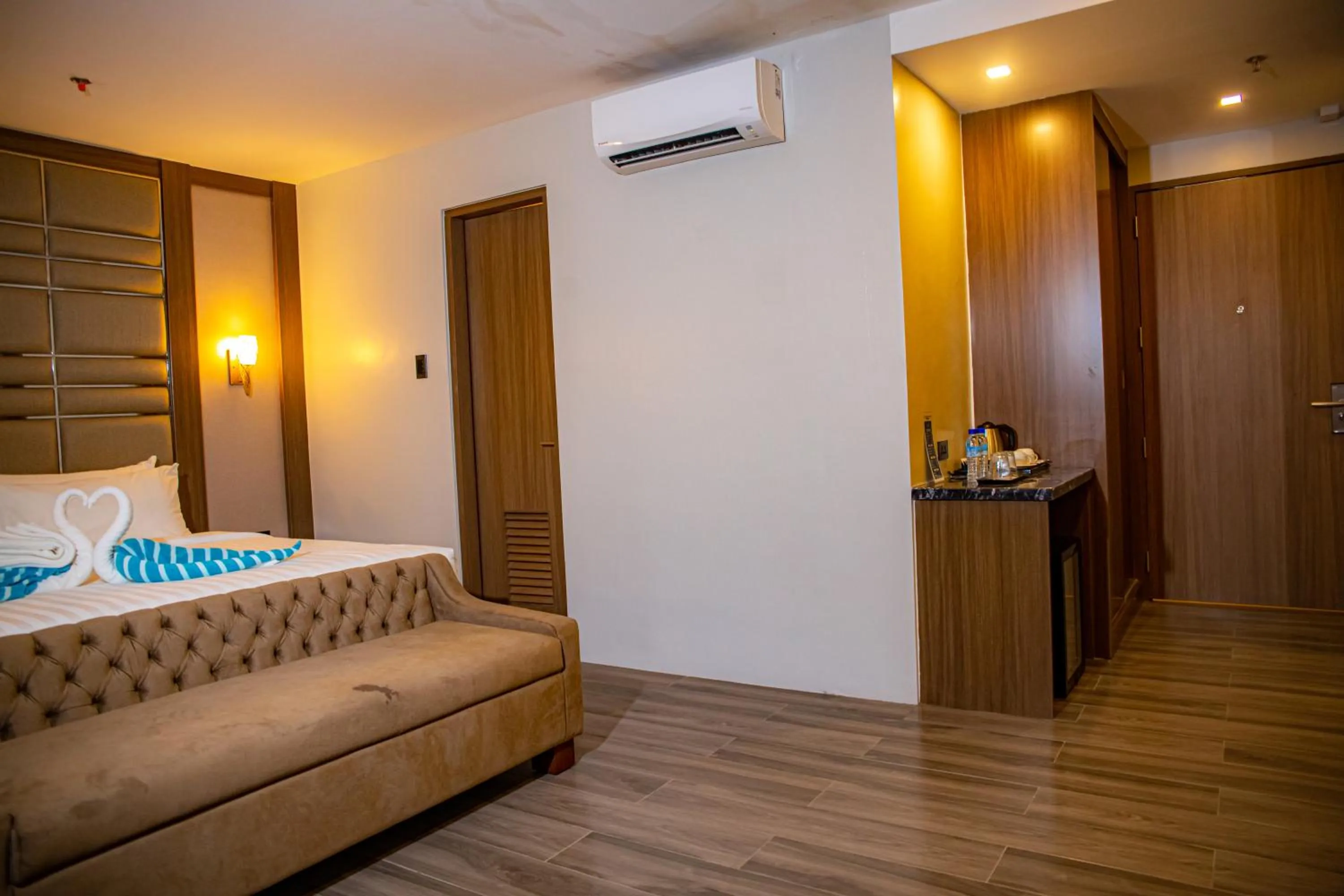 Bedroom, Bed in El Vistra Hotel Angeles