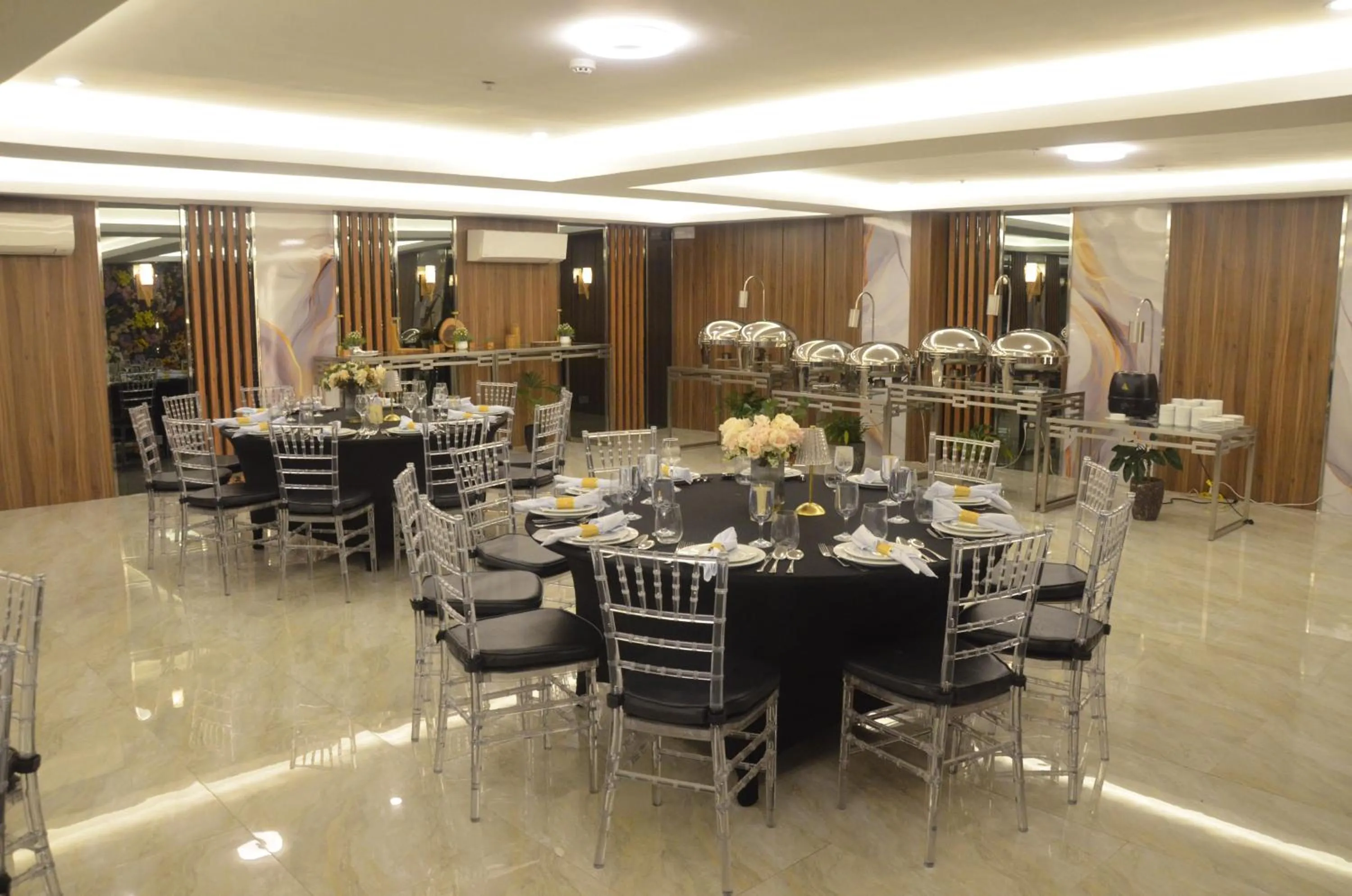 Banquet/Function facilities in El Vistra Hotel Angeles