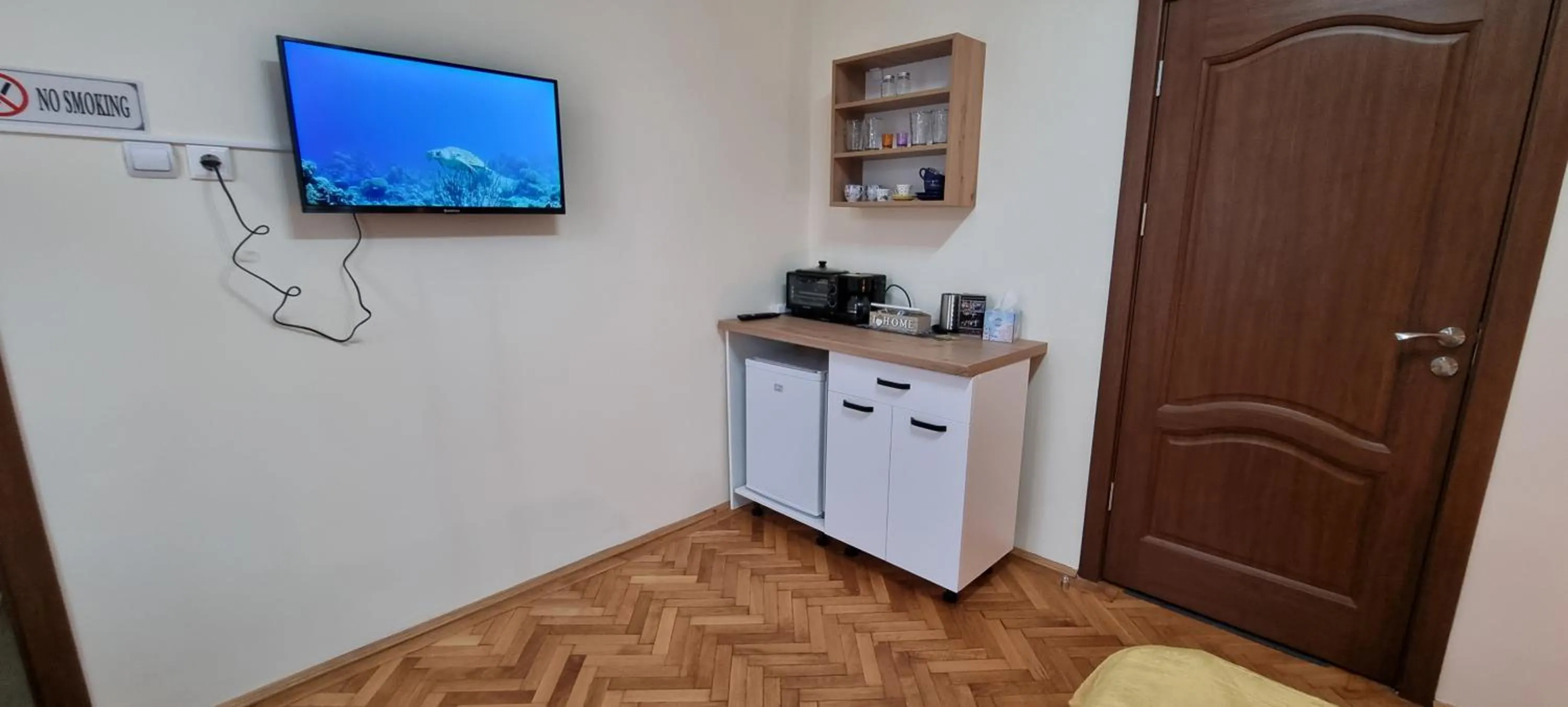 TV and multimedia in Happy Mood Apartments