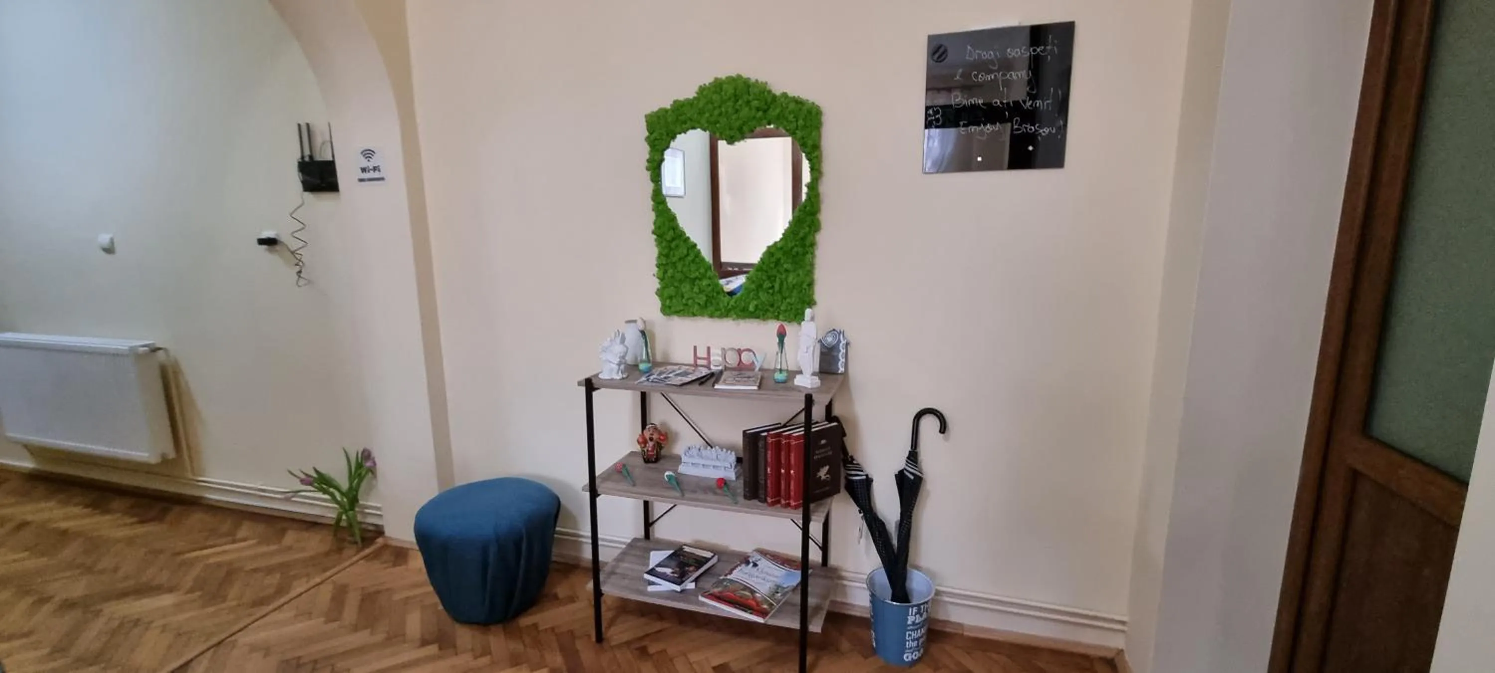Lobby or reception in Happy Mood Apartments