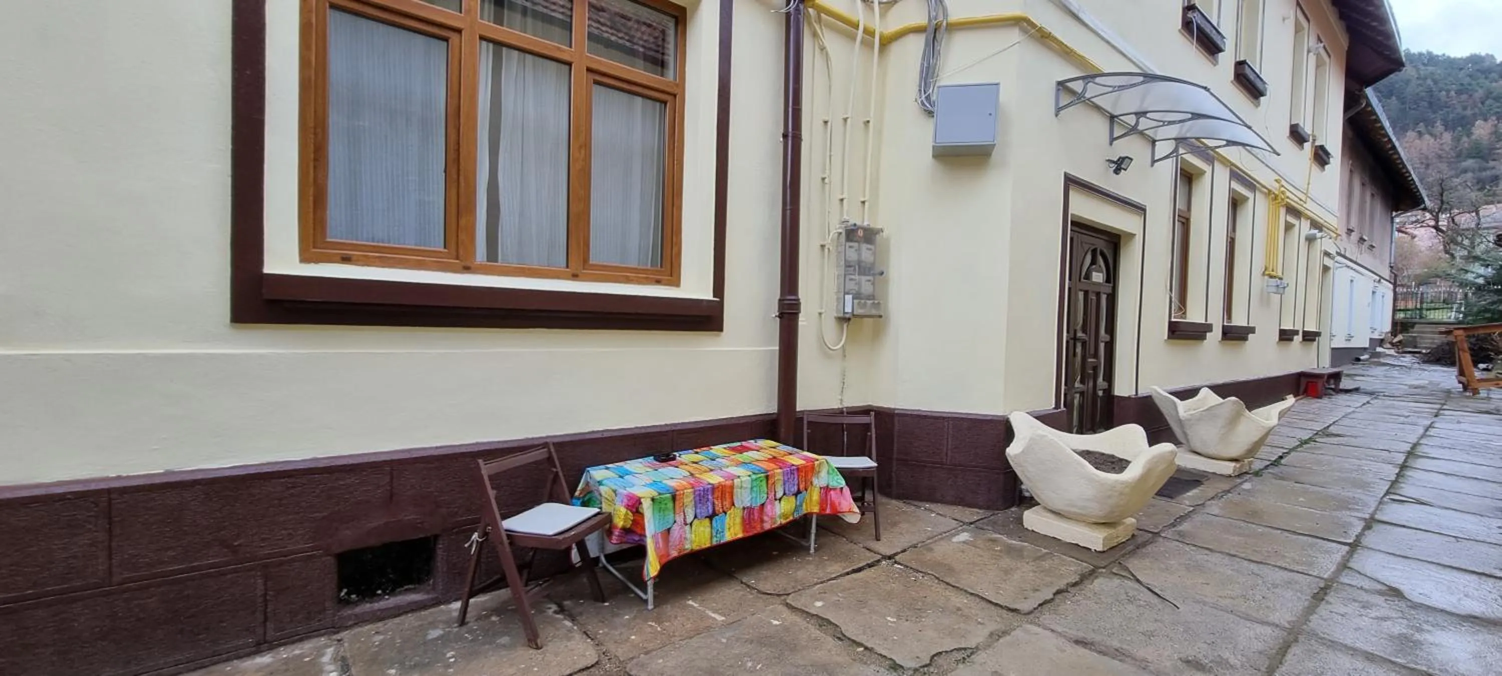 Property building in Happy Mood Apartments