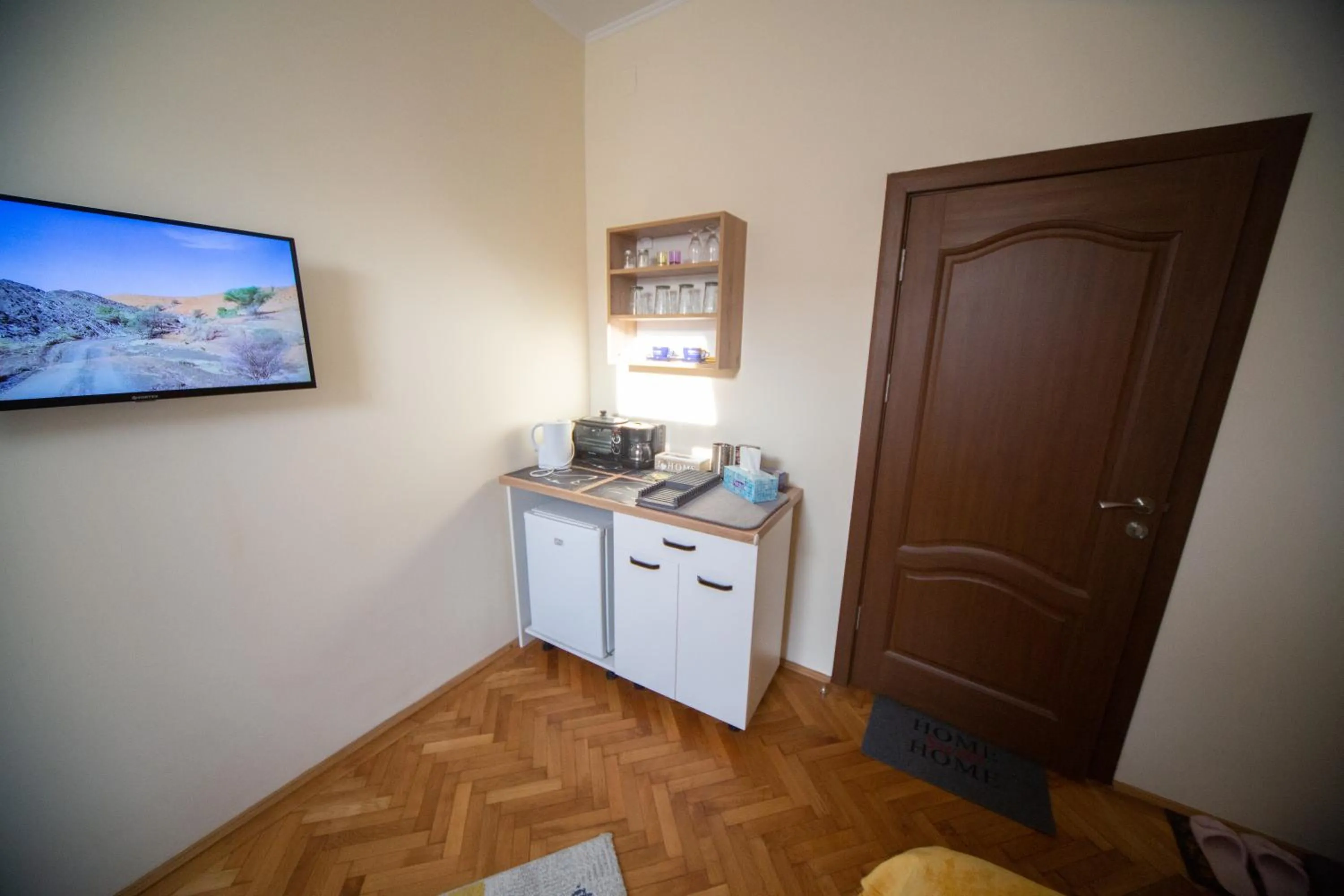 Kitchen or kitchenette in Happy Mood Apartments