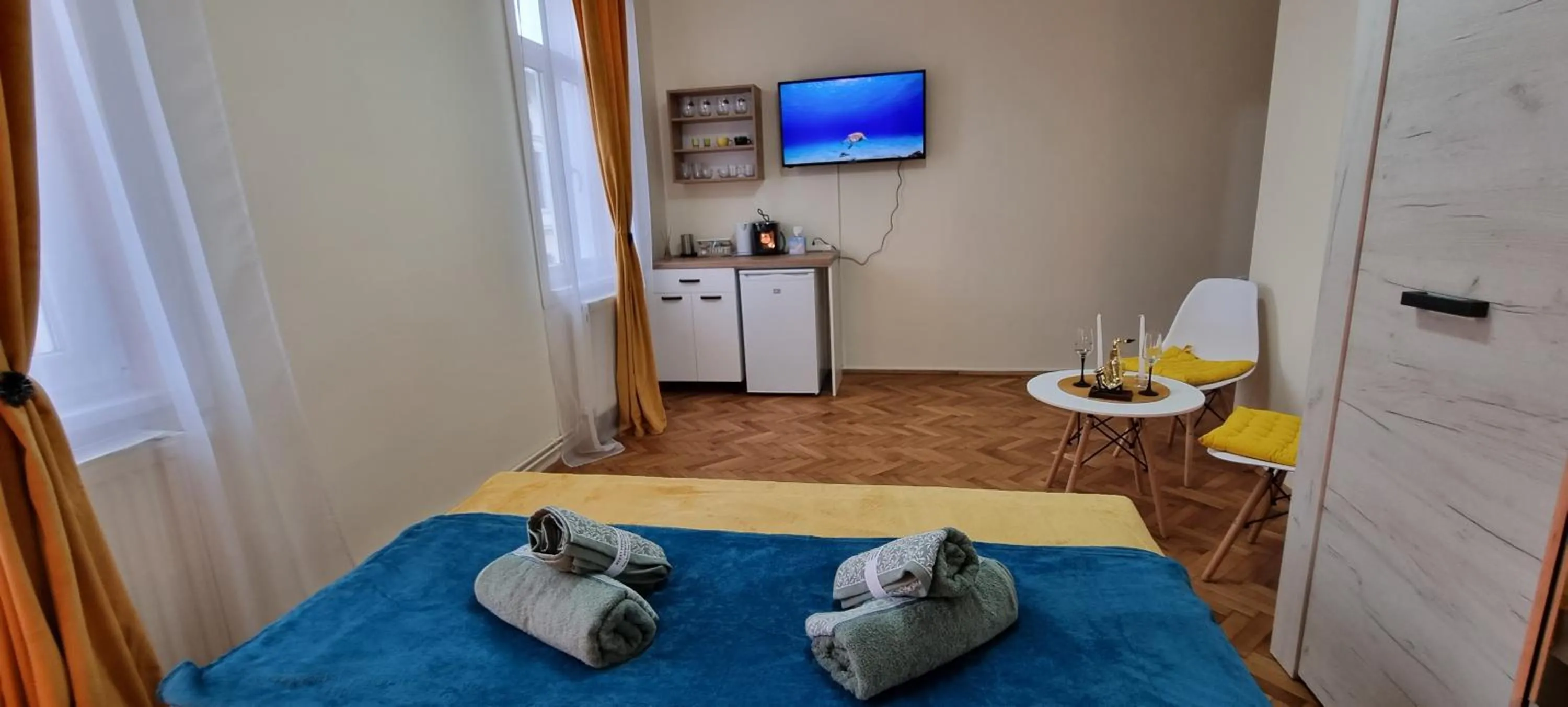 TV and multimedia in Happy Mood Apartments