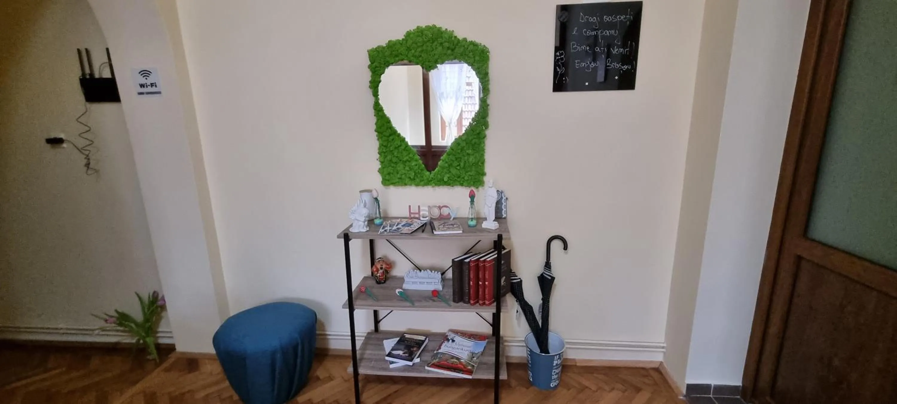 Lobby or reception in Happy Mood Apartments