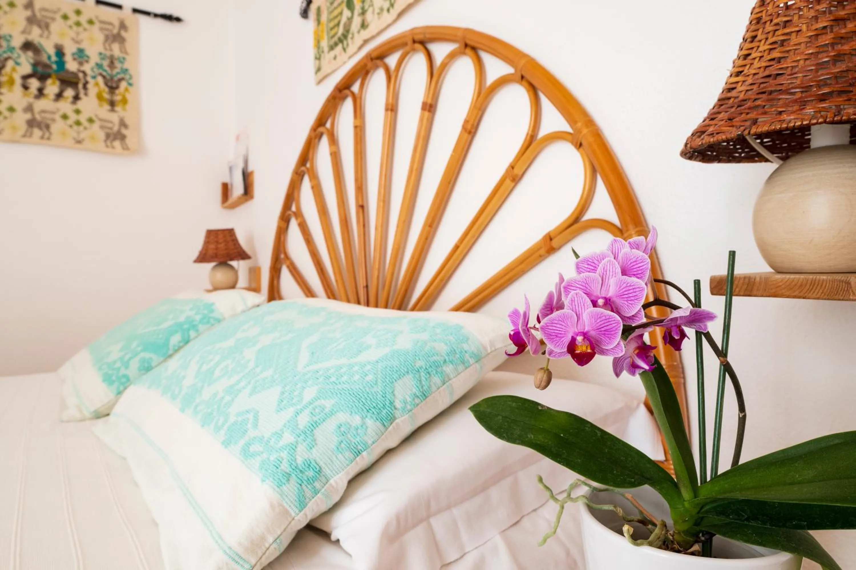 Bed in Domus De Janas Sul Mare