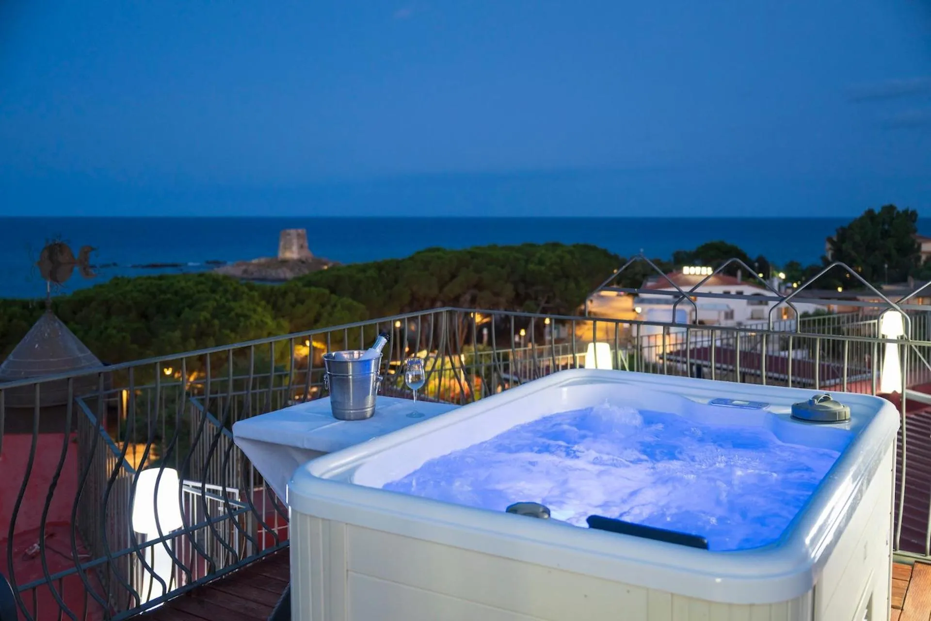 Hot Tub in Domus De Janas Sul Mare