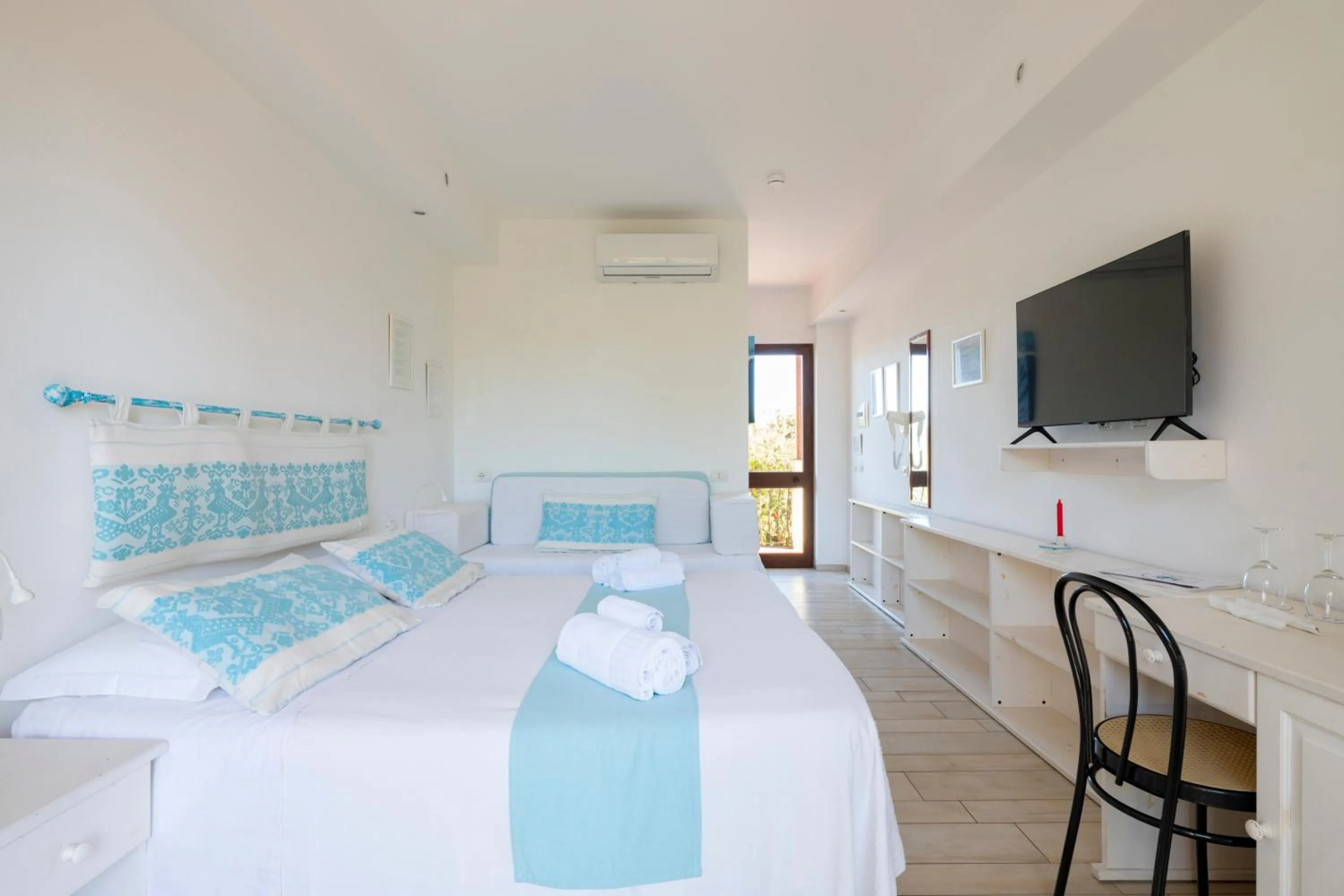 Bed in Domus De Janas Sul Mare