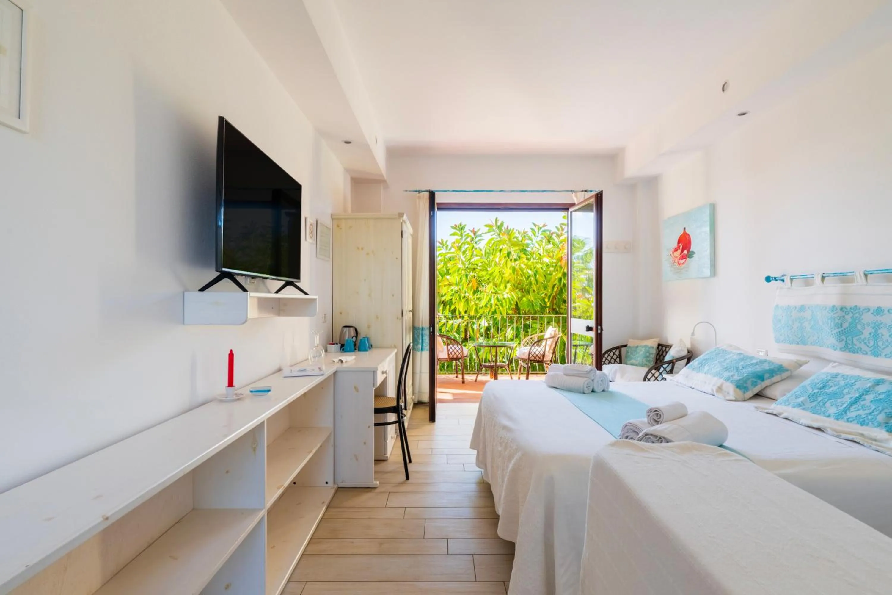 Bed in Domus De Janas Sul Mare