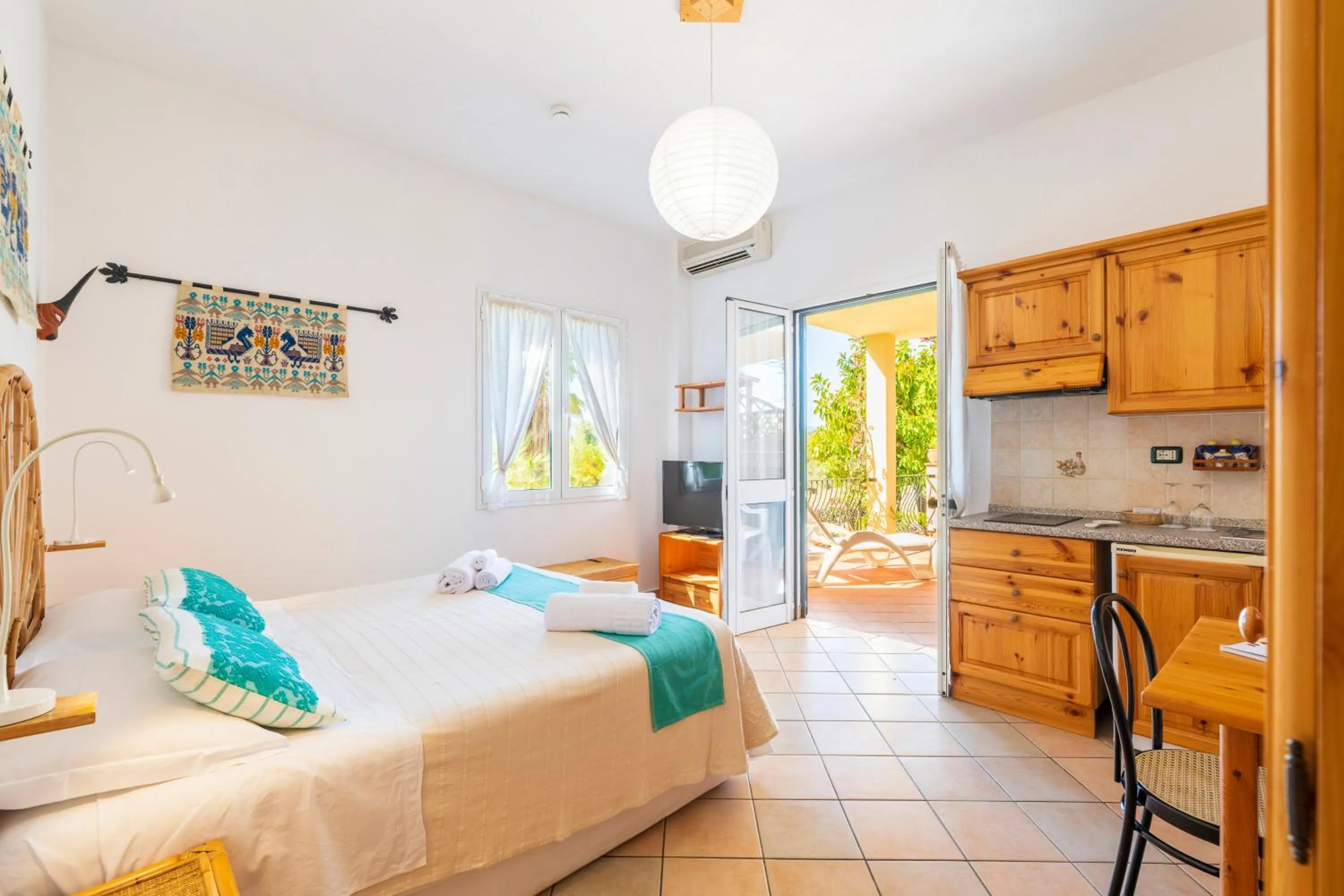 Bed in Domus De Janas Sul Mare