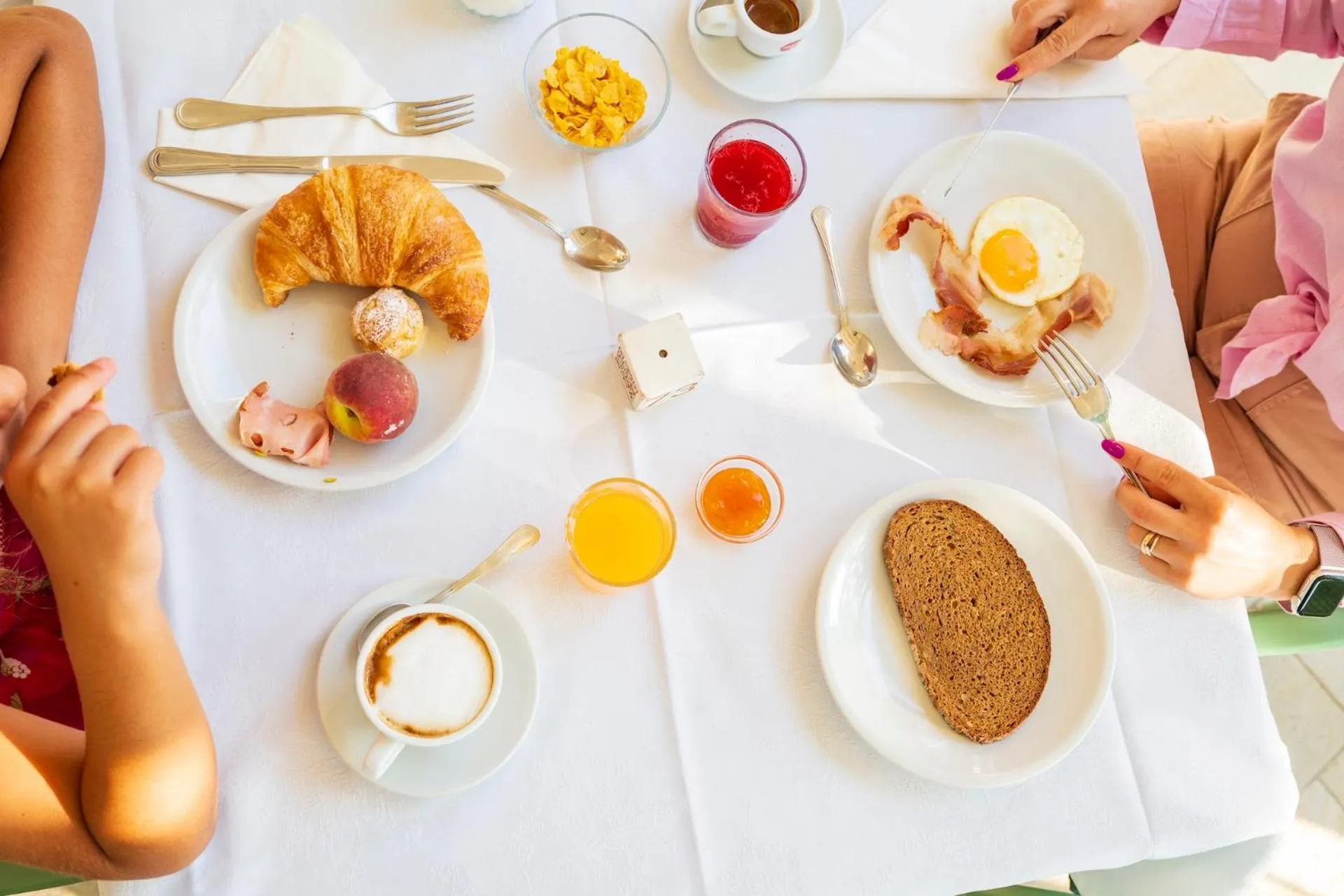 Food in Domus De Janas Sul Mare