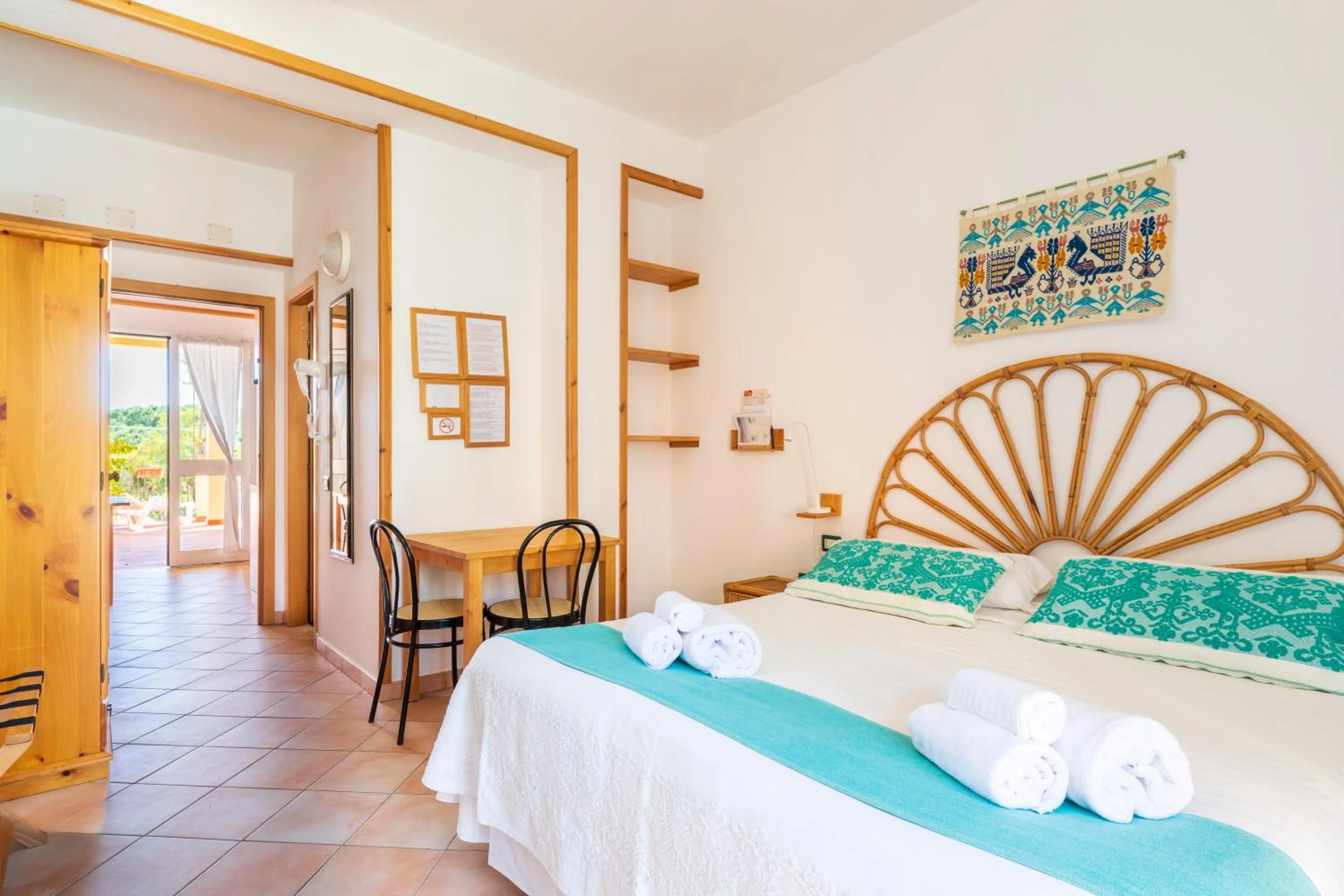 Bed in Domus De Janas Sul Mare