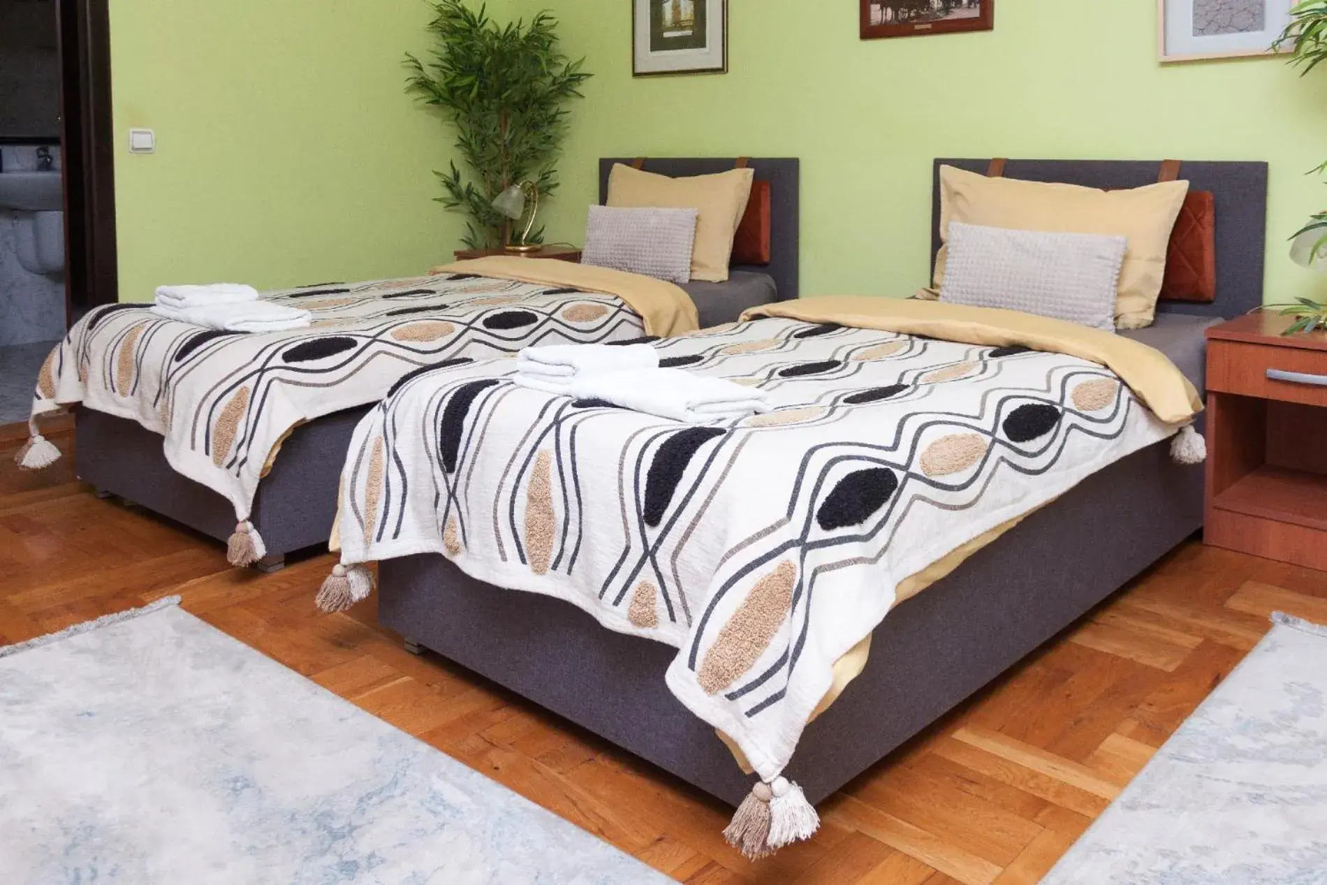 Standard Triple Room - single occupancy in Red Clay Apartments City Club Standard Triple Room - single occupancy in Red Clay Apartments City Club