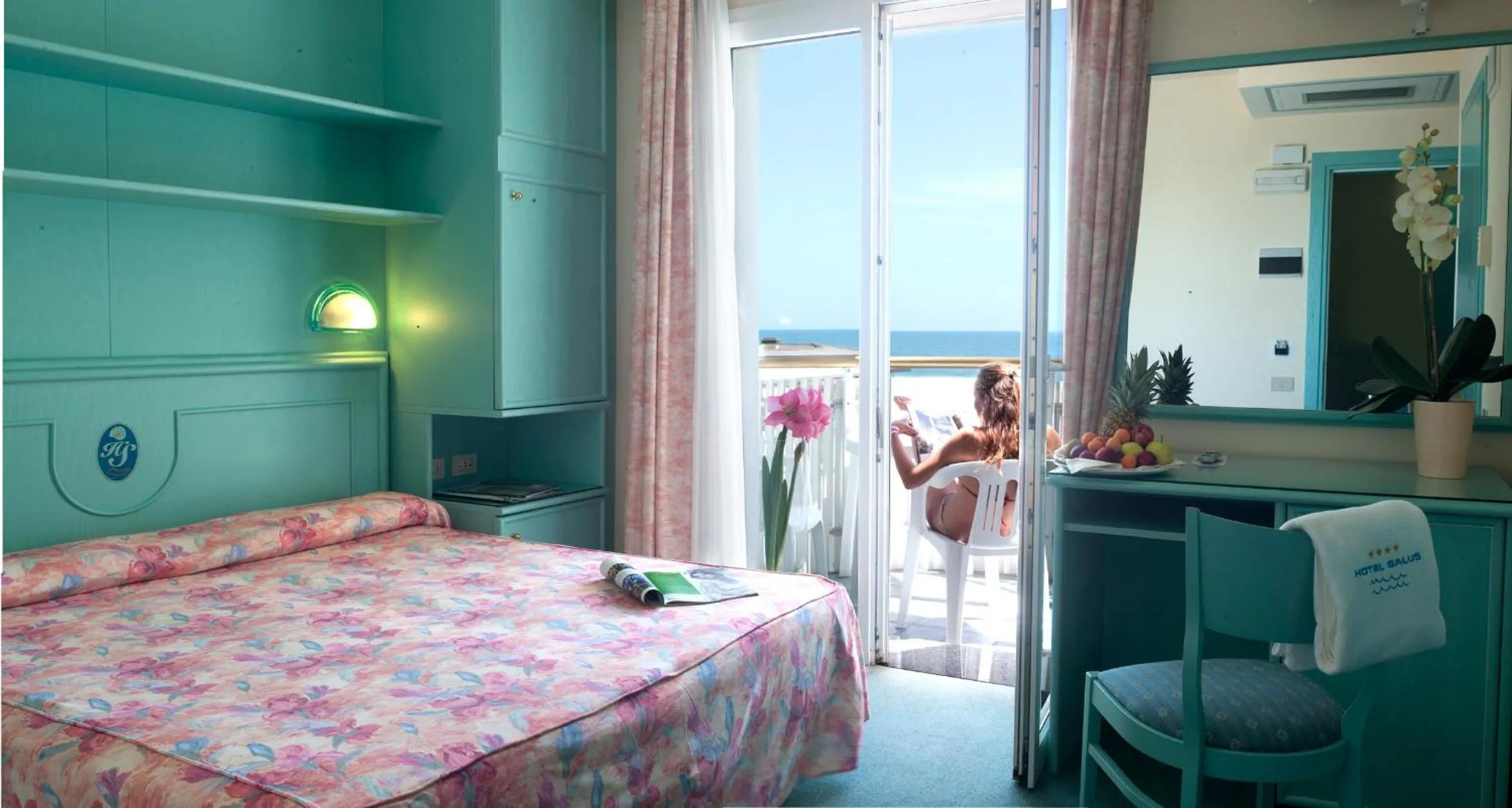 People, Bed in Salus Smart & Chic Hotel