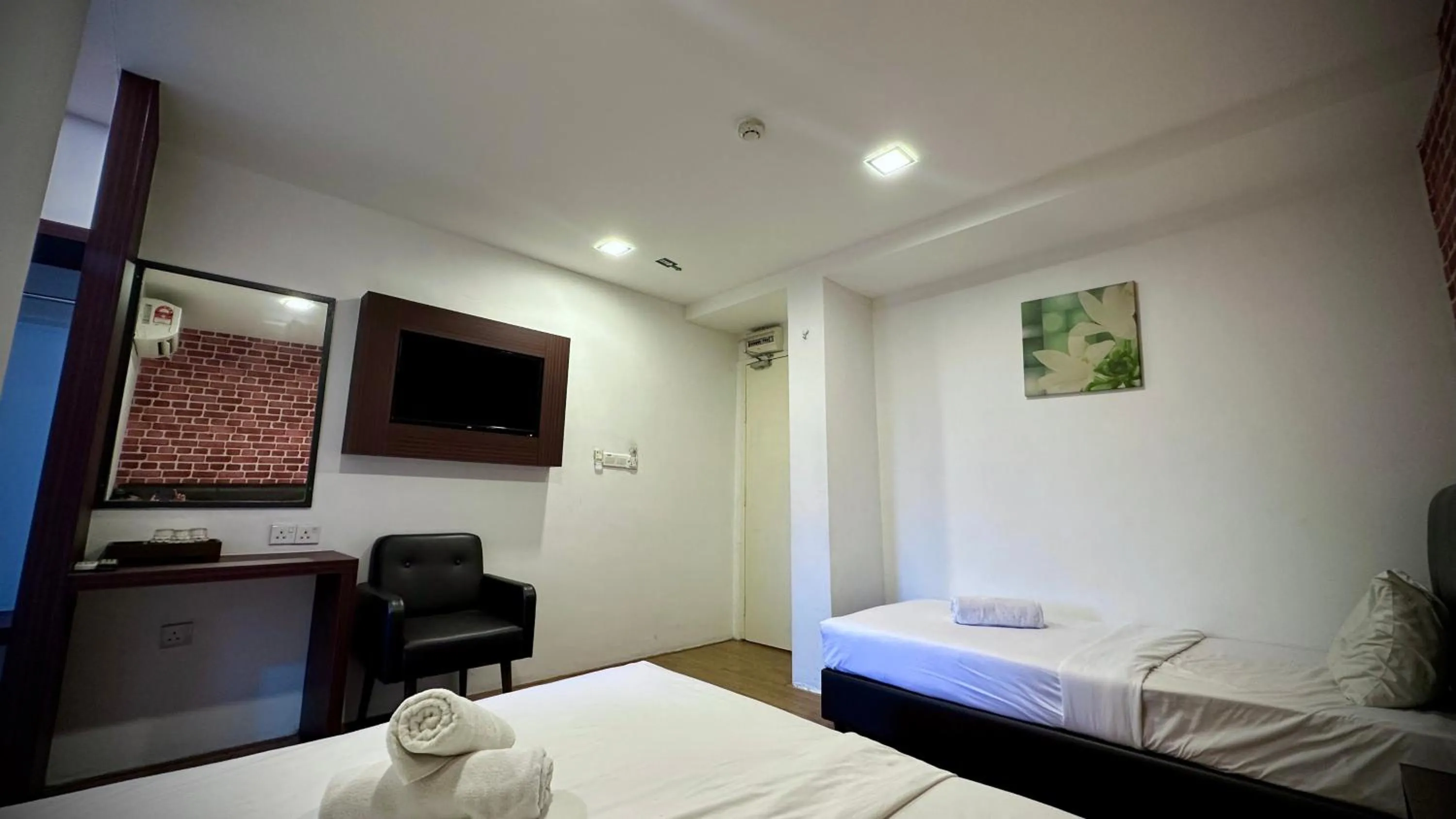 Photo of the whole room, Bed in Swing & Pillows - Sentul Titiwangsa