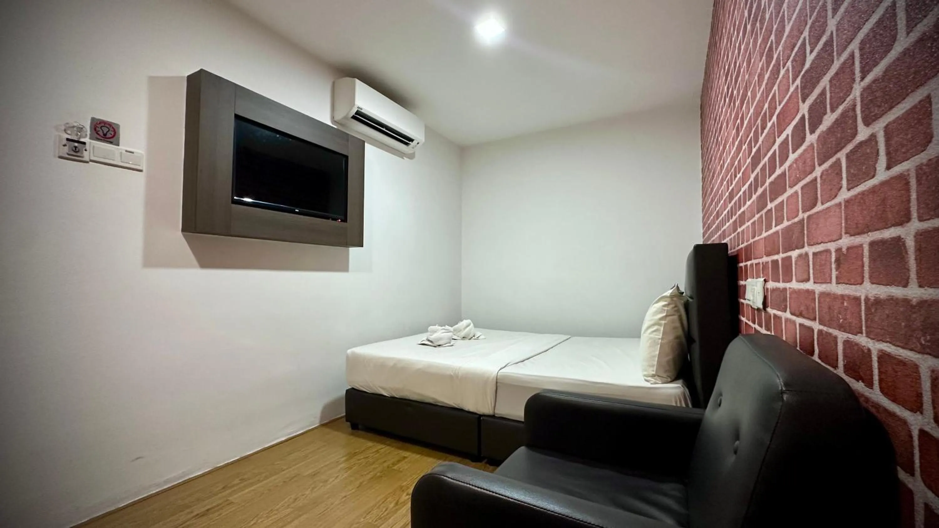 Photo of the whole room, Bed in Swing & Pillows - Sentul Titiwangsa