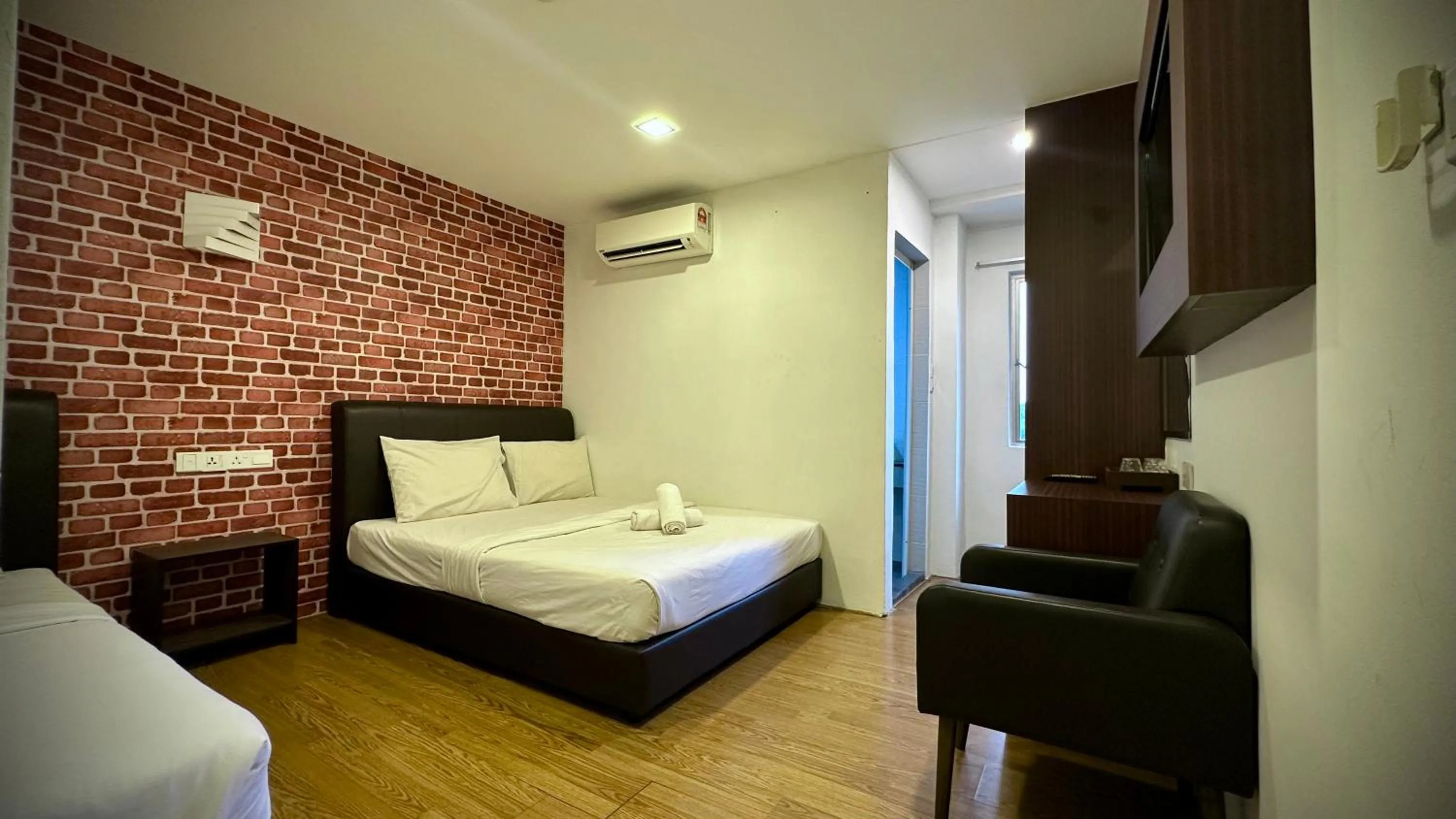 Bedroom, Bed in Swing & Pillows - Sentul Titiwangsa