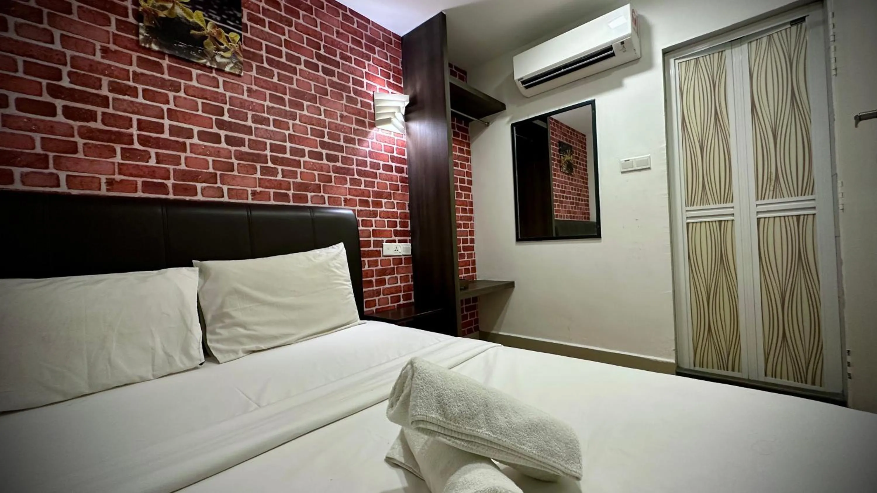 Photo of the whole room, Bed in Swing & Pillows - Sentul Titiwangsa