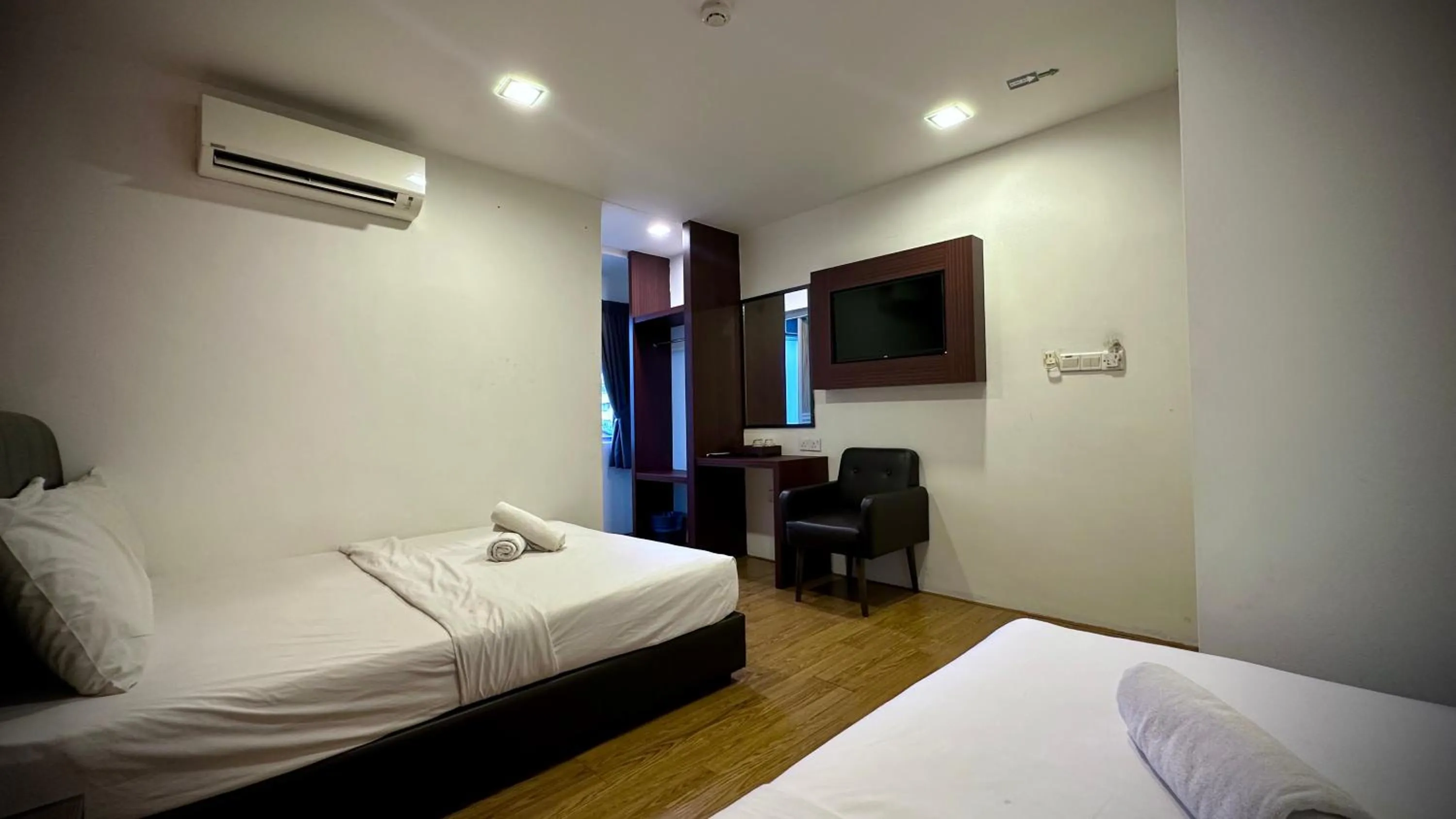 Bed in Swing & Pillows - Sentul Titiwangsa